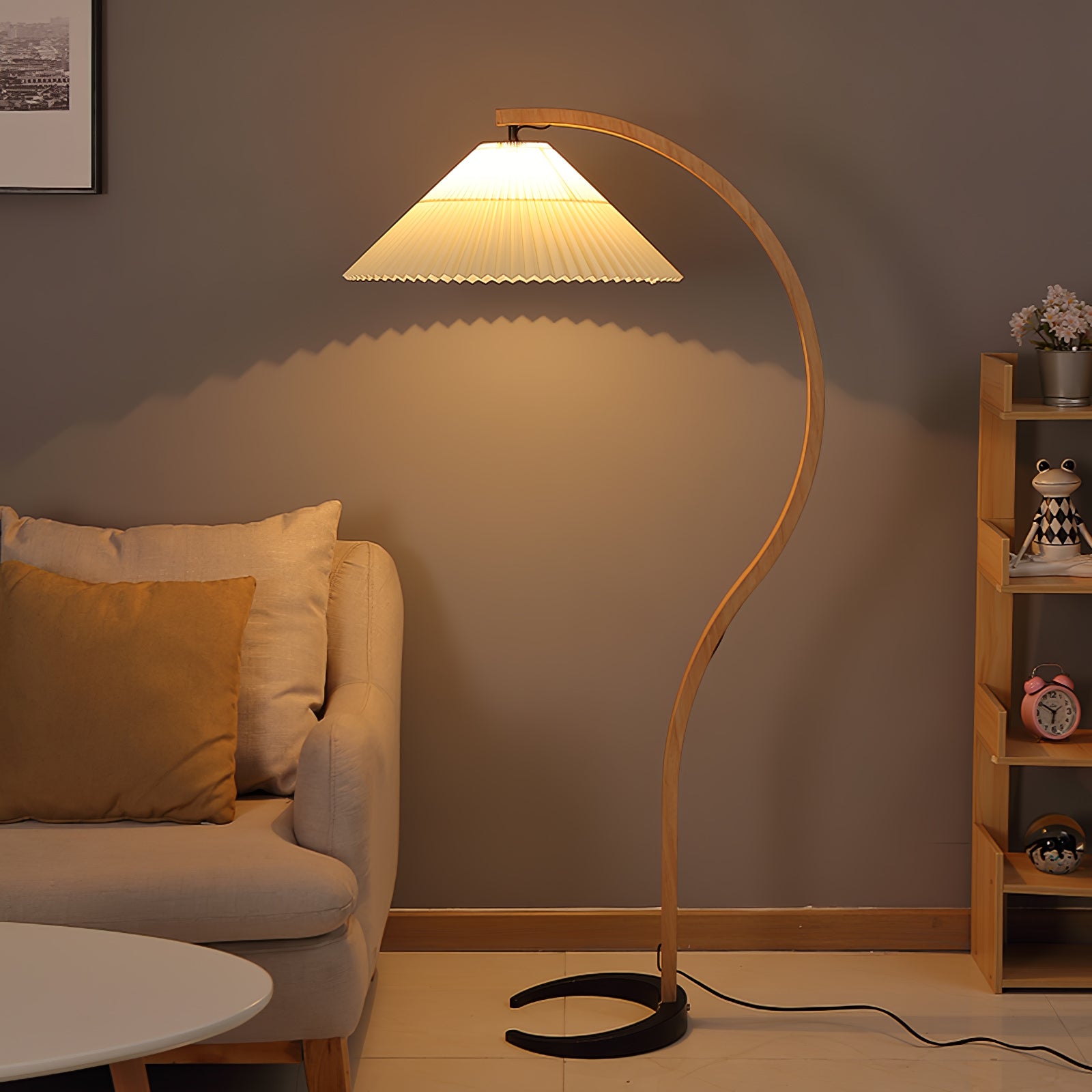 Caprani Floor Lamp - Cueteks