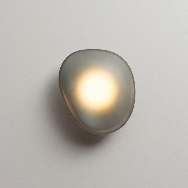Bubble Glass pebble-shaped wall light