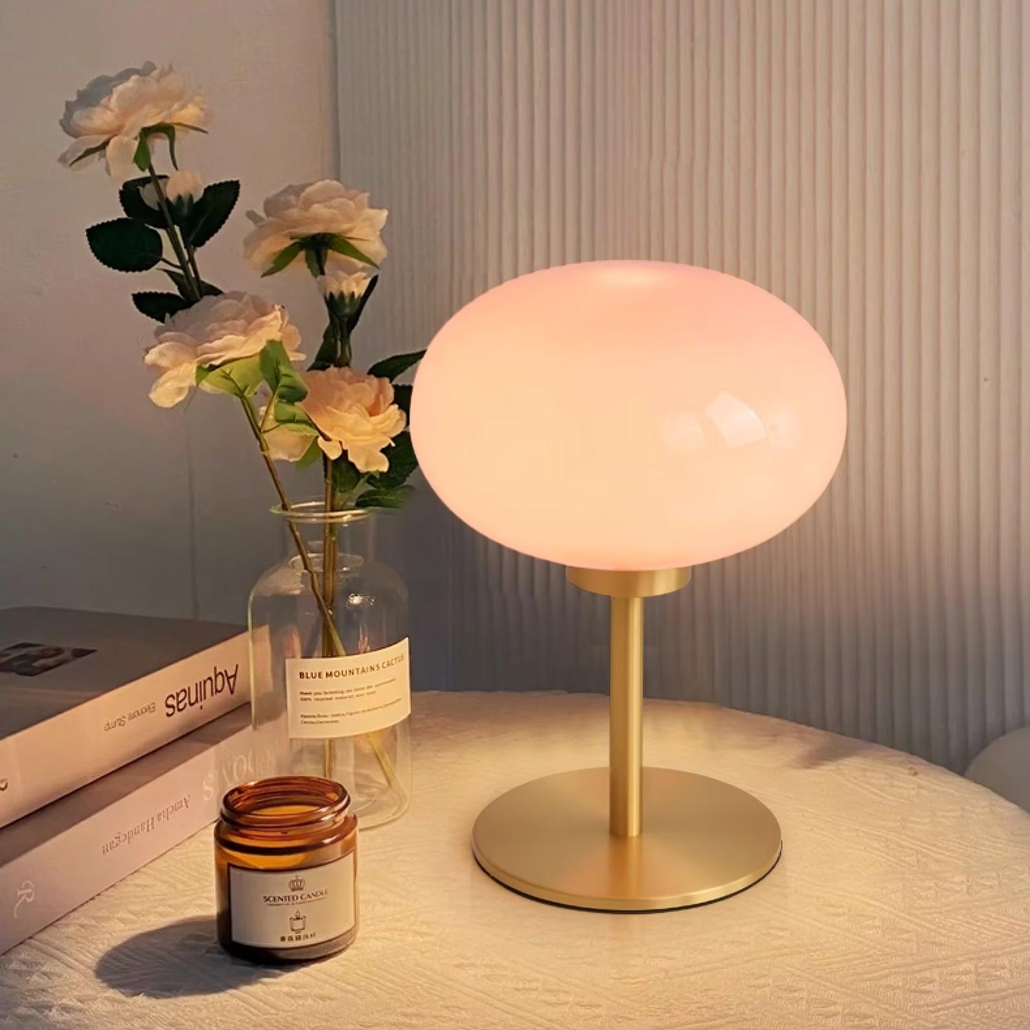 Marshmallow Brass Table Lamp - Cueteks
