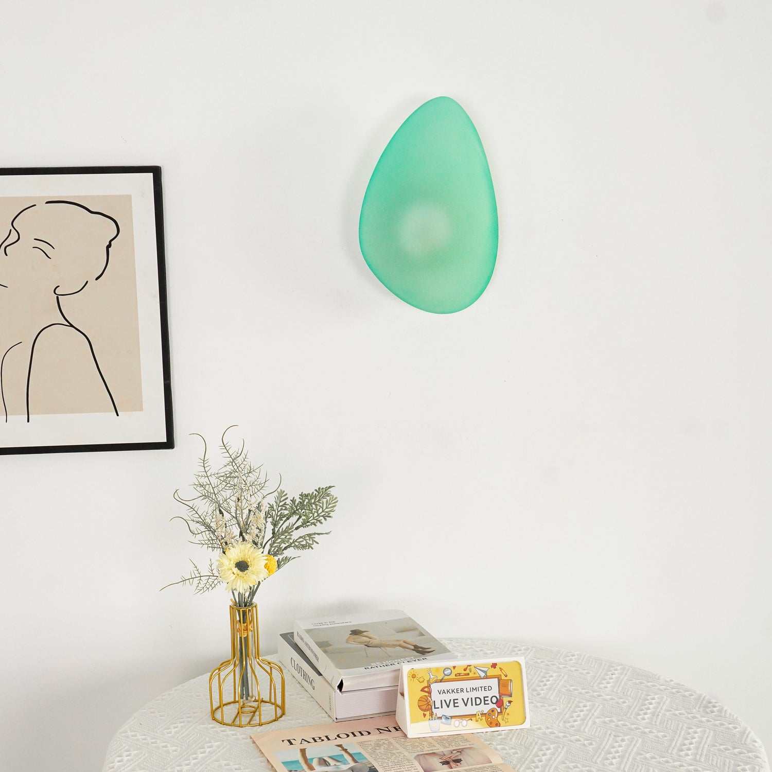 Bubble Glass pebble-shaped wall light
