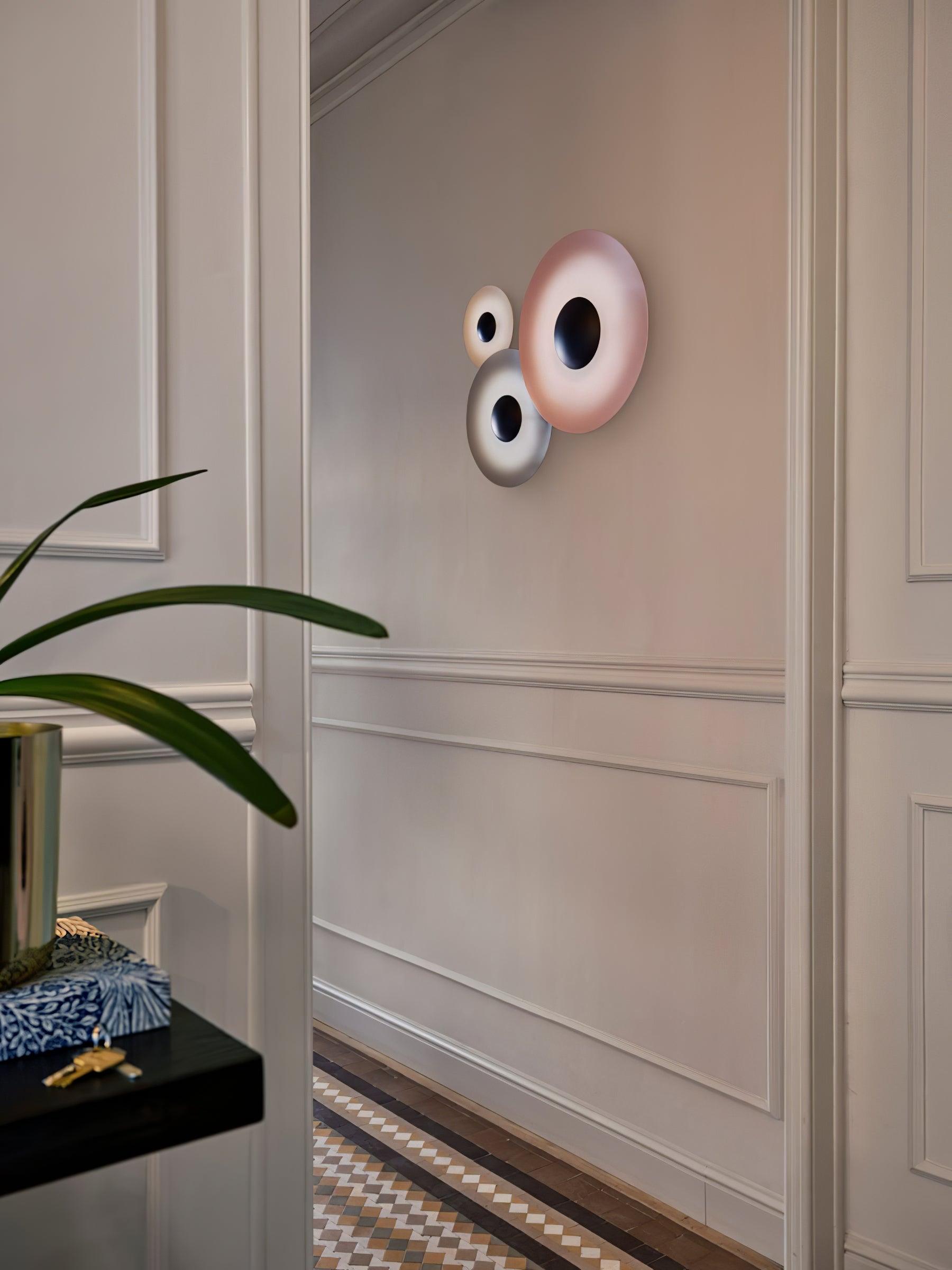 Simplicity Glow round metal LED wall light