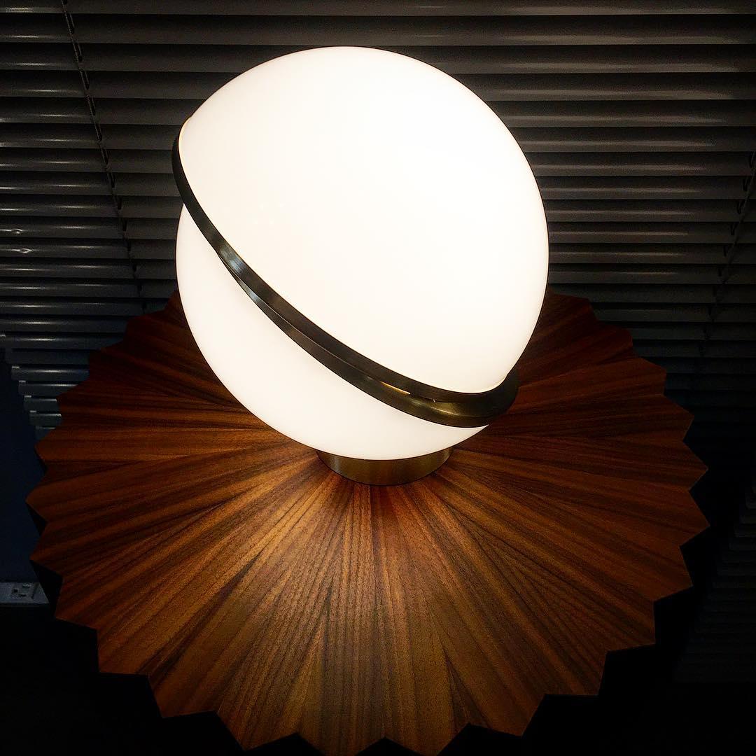 Crescent Table Lamp - Cueteks