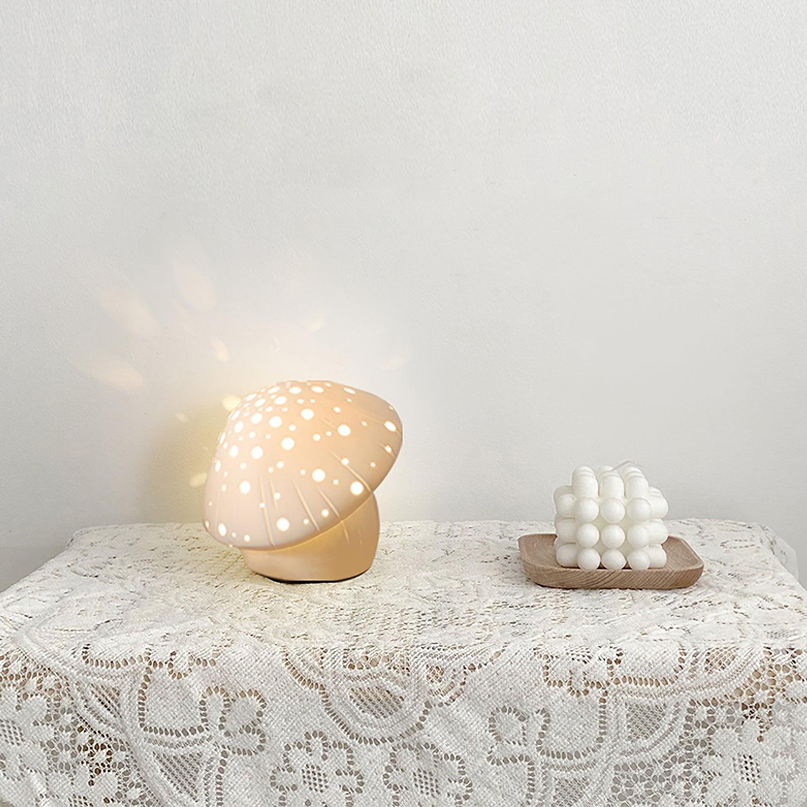 Fungo White Table Lamp - Cueteks