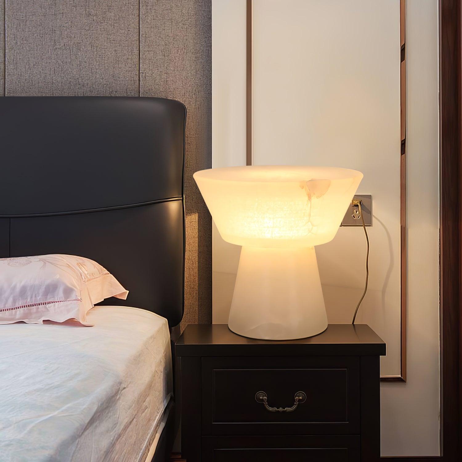 Beta Marble Table Lamp - Cueteks