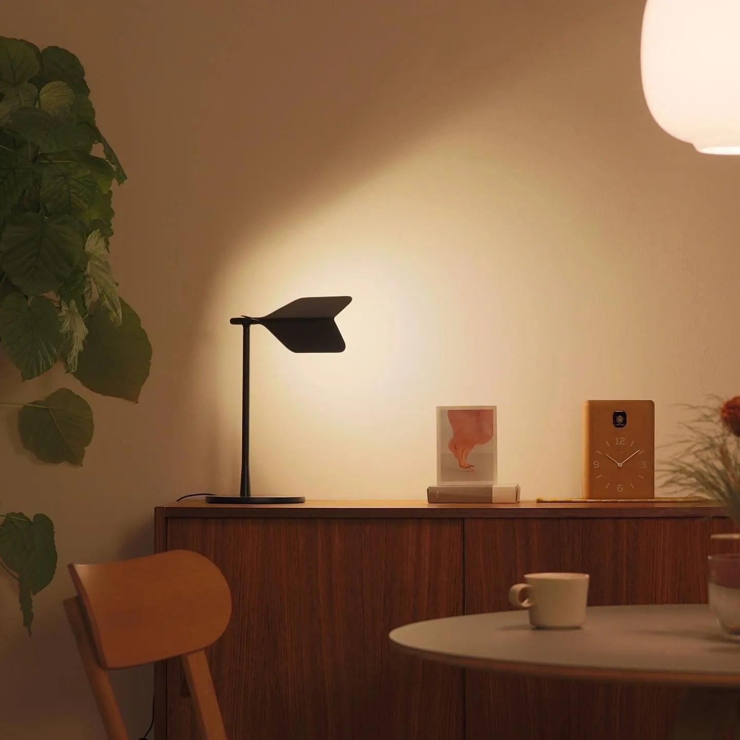 Pivot Ease Table Lamp - Cueteks