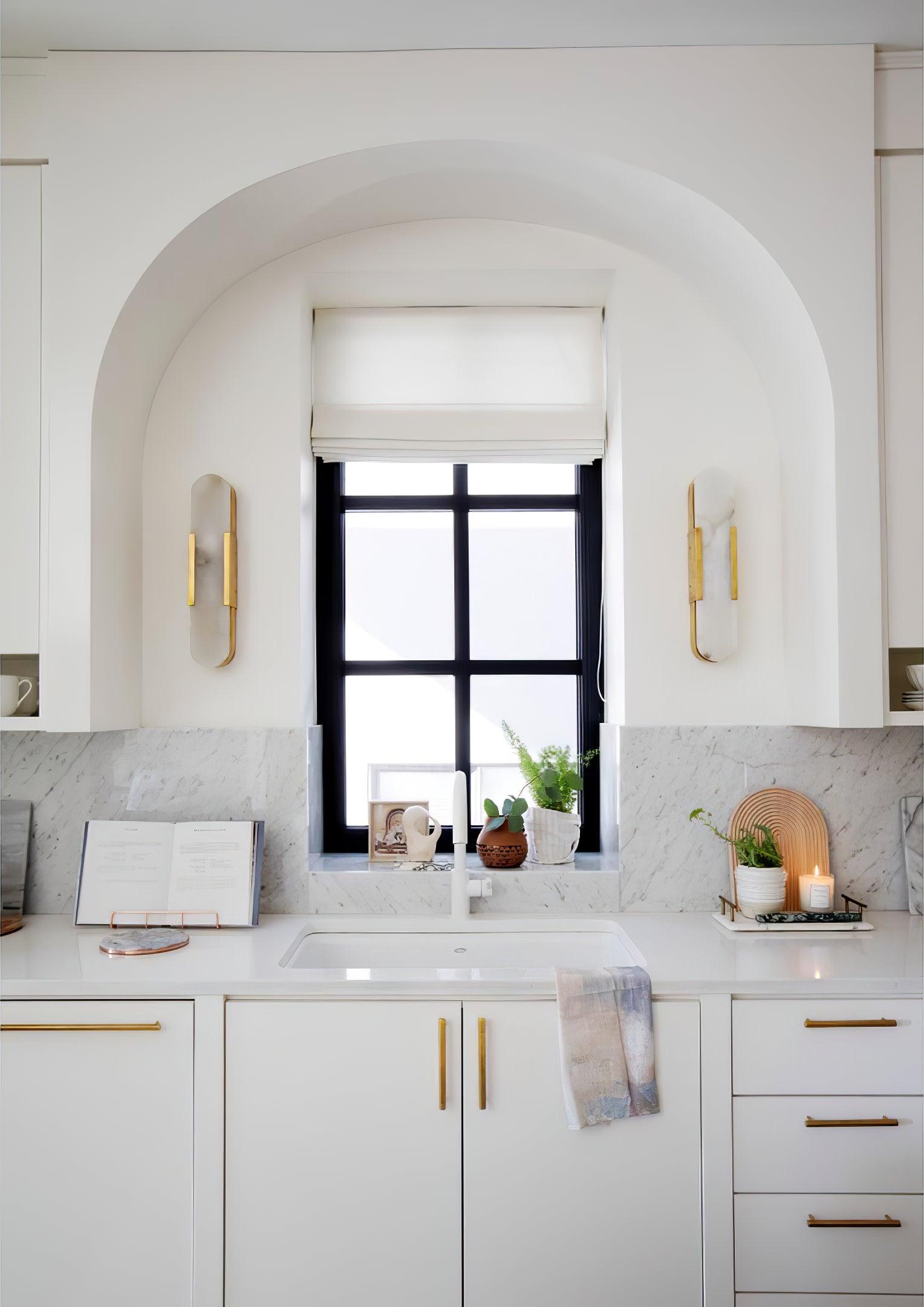 Melange Elongated Alabaster Wall Lamp - Cueteks