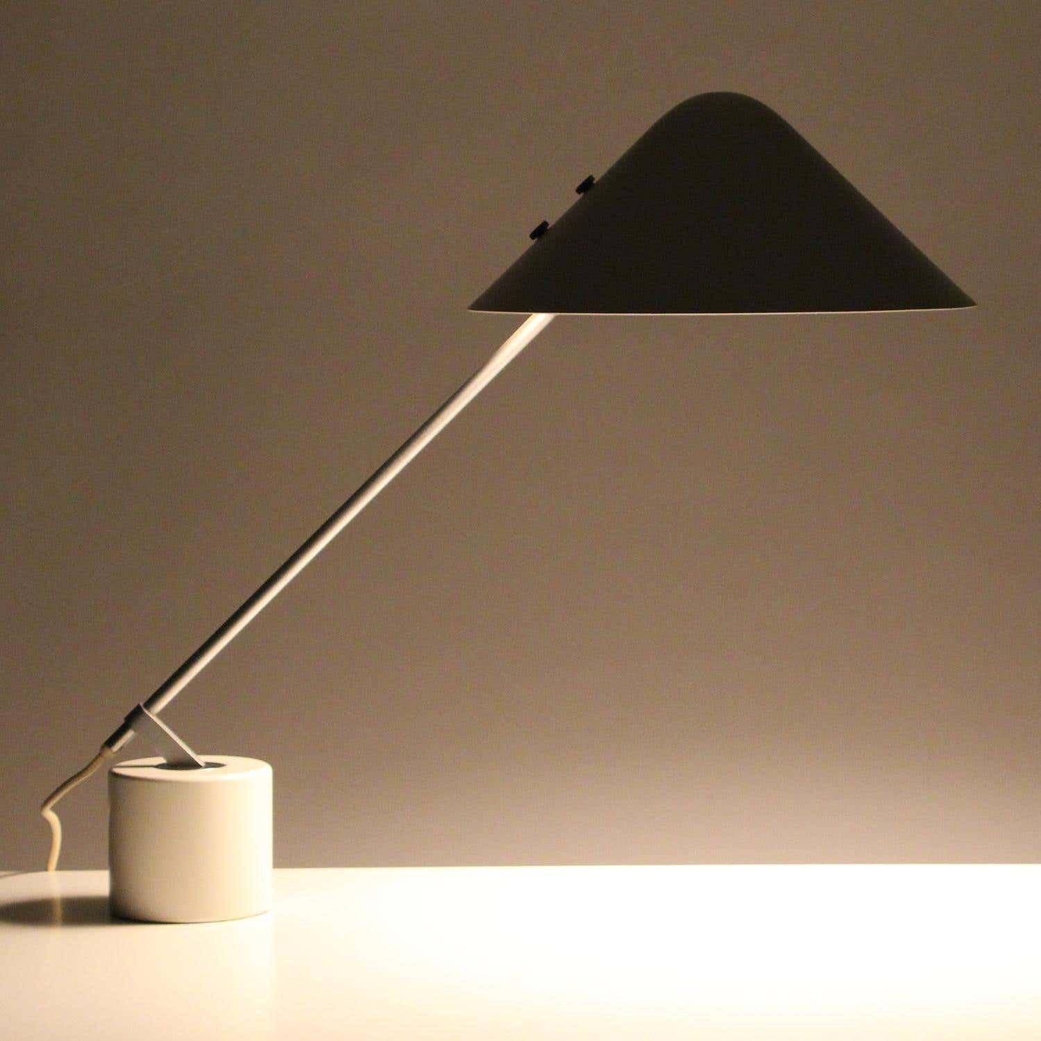 Small Hat Table Lamp - Cueteks