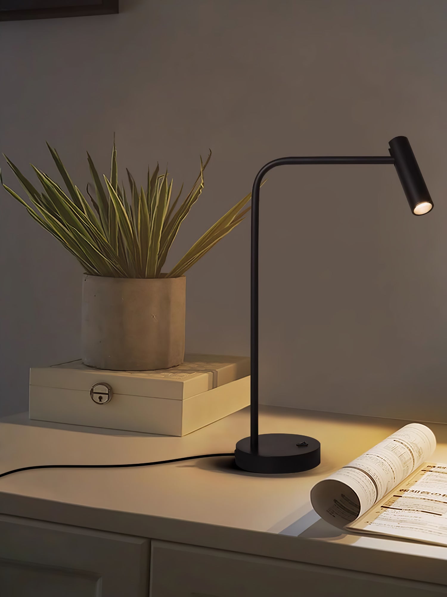 Skinny Table Lamp - Cueteks