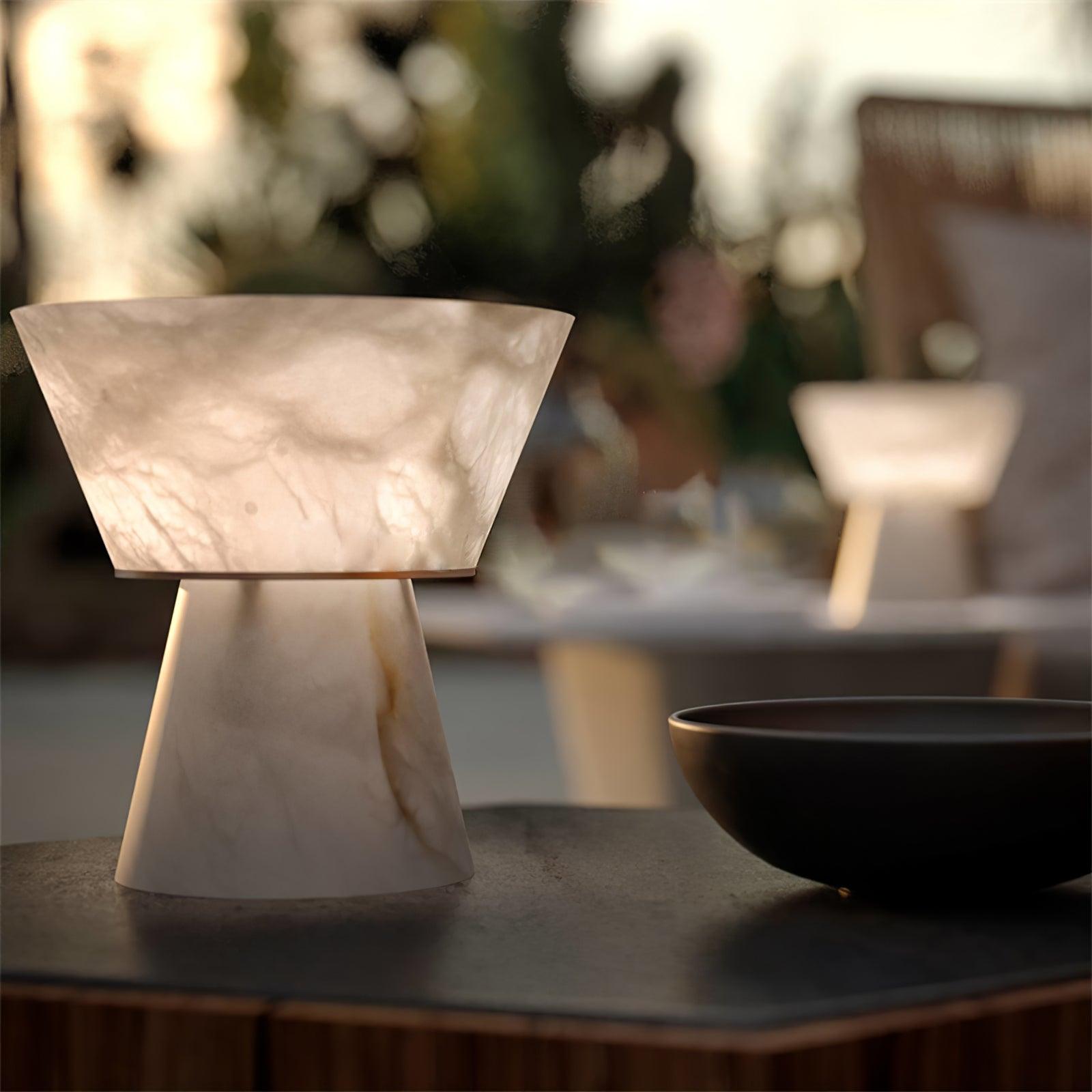 Beta Marble Table Lamp - Cueteks