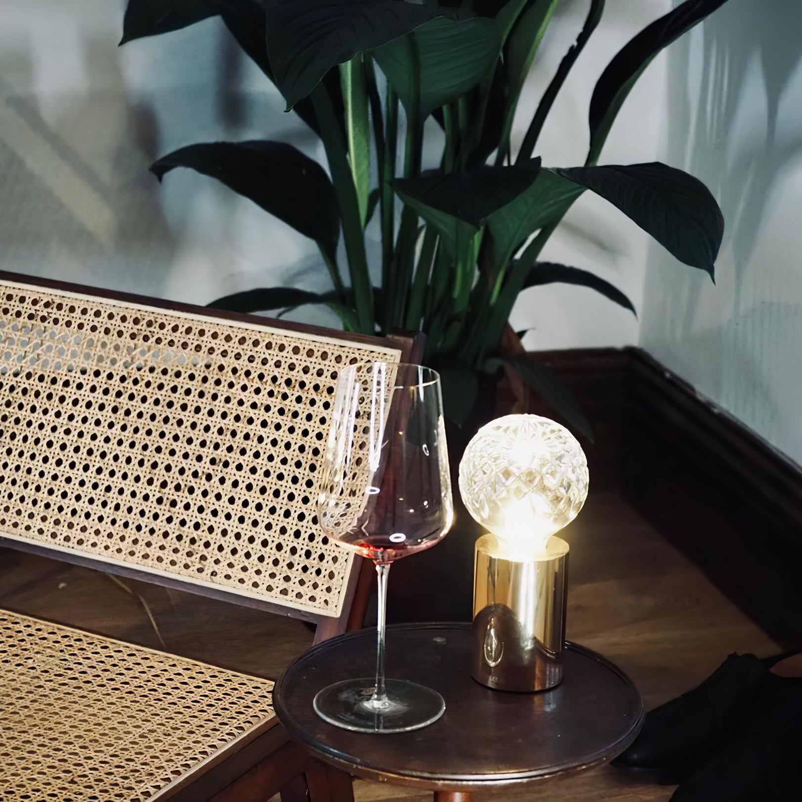 Crystal Bulb Table Lamp - Cueteks