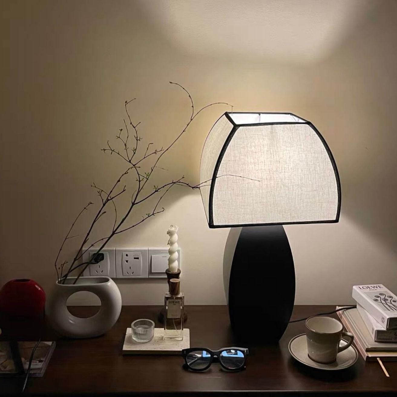 Javier Black Table Lamp - Cueteks