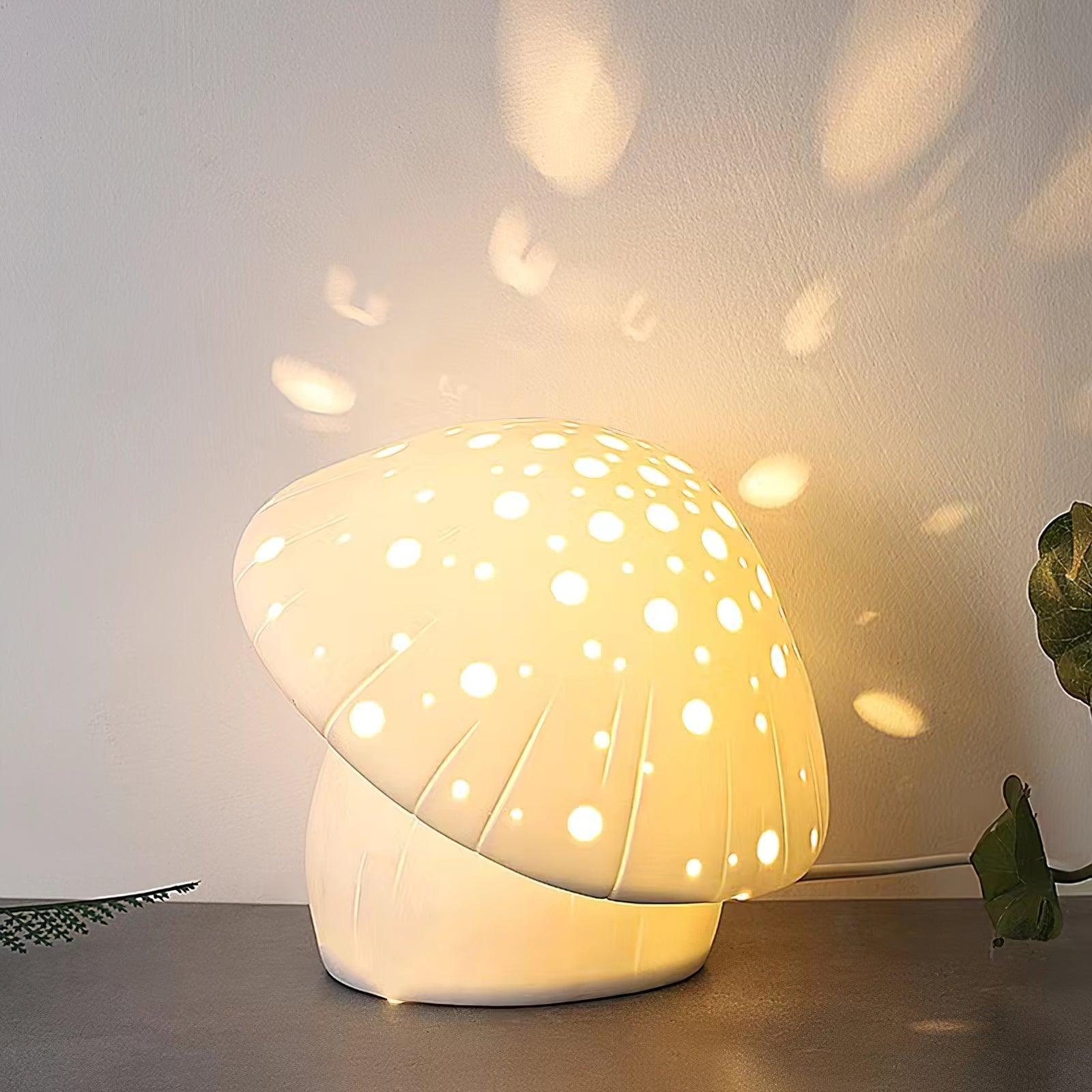 Fungo White Table Lamp - Cueteks