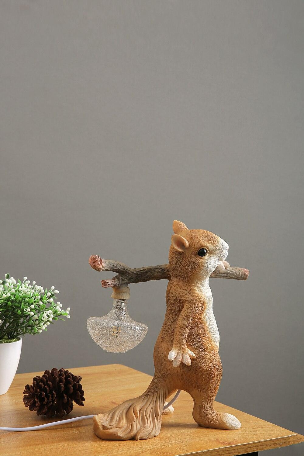 Squirrel Table Lamp - Cueteks