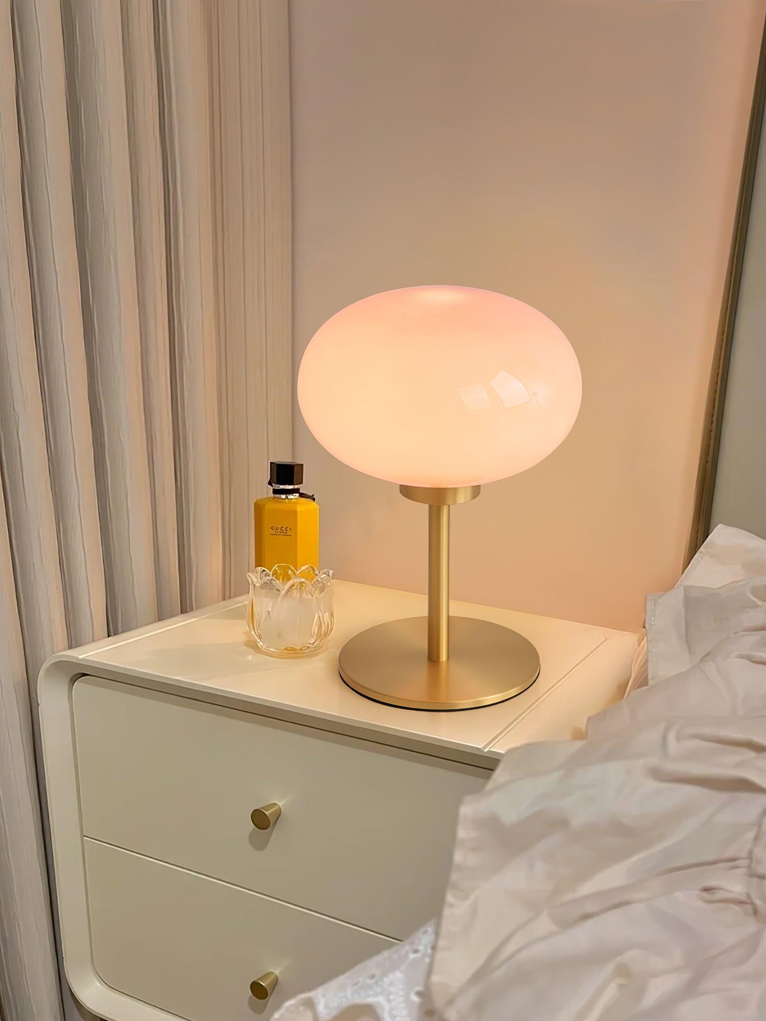 Marshmallow Brass Table Lamp - Cueteks