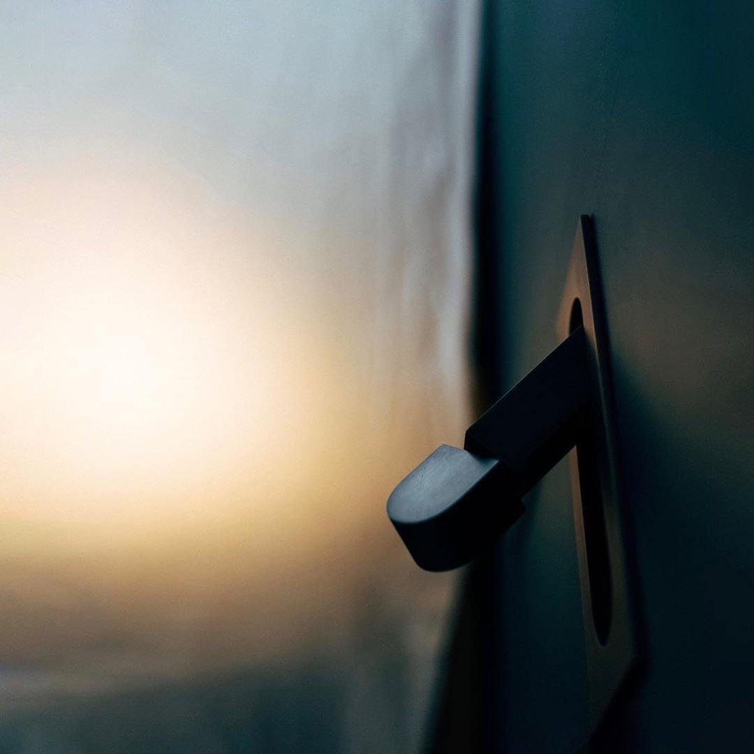 Modern LED Bedside Reading Light - Cueteks
