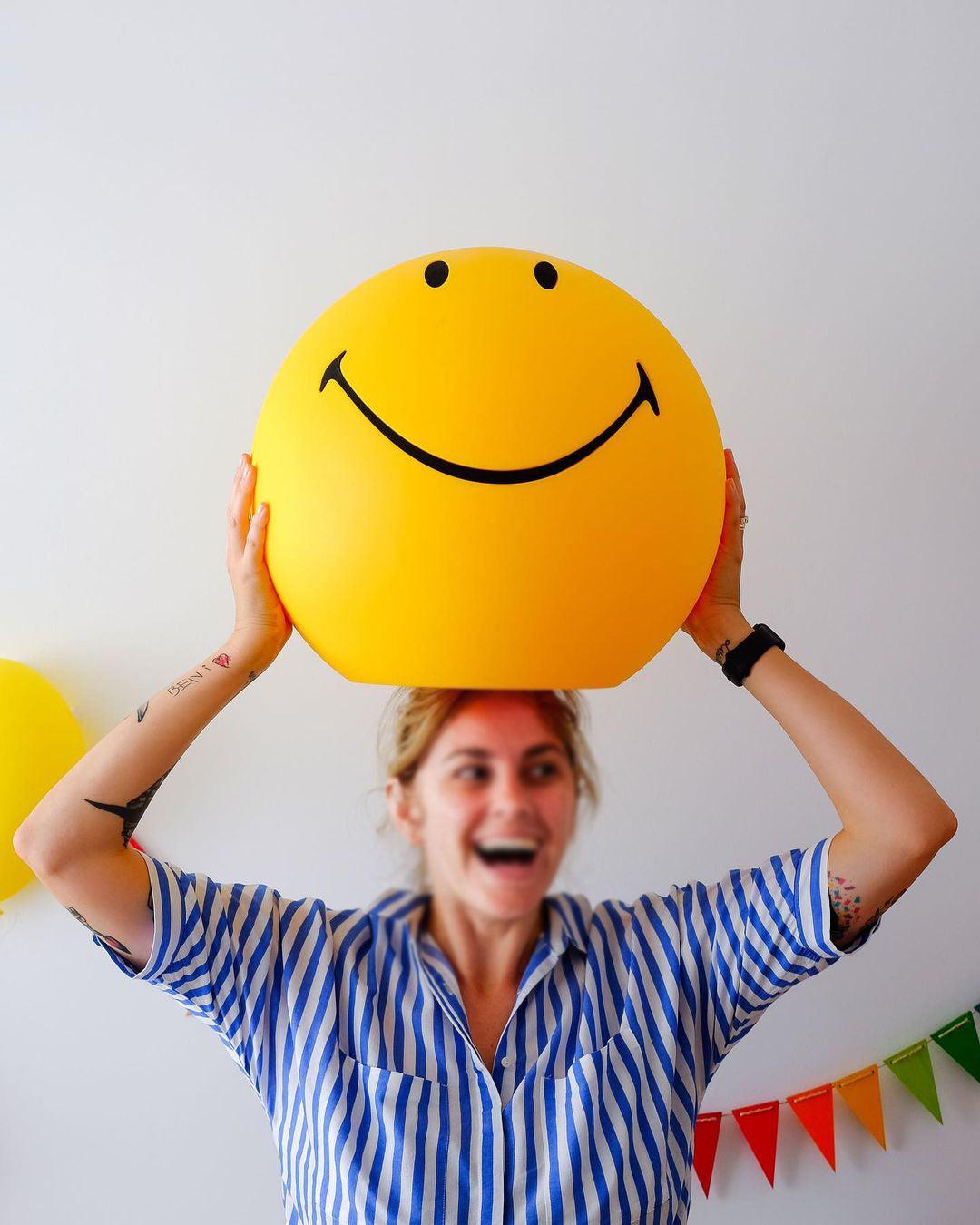 Smiling Table Lamp - Cueteks
