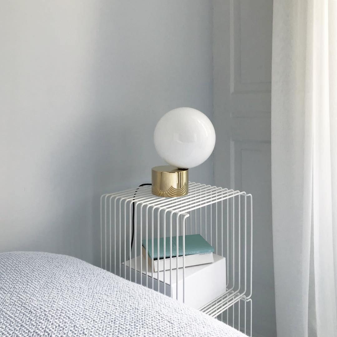 Tip of The Tongue Table Lamp - Cueteks