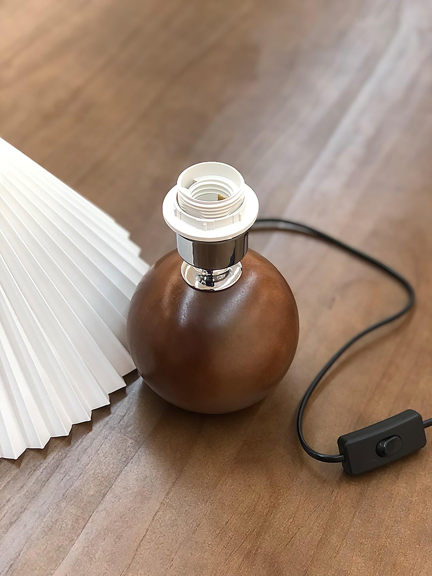 Wooden Pleated Table Lamp - Cueteks