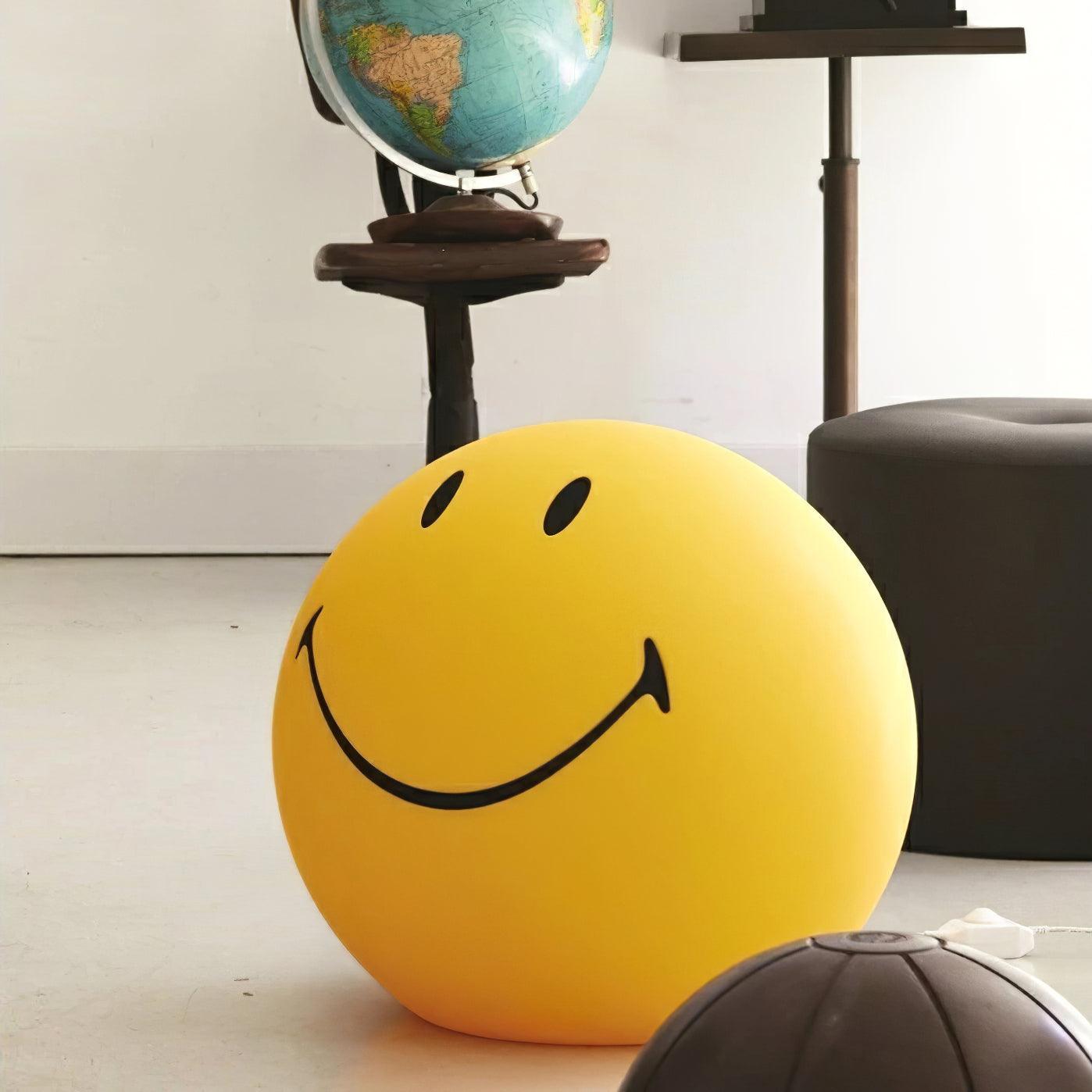 Smiling Table Lamp - Cueteks