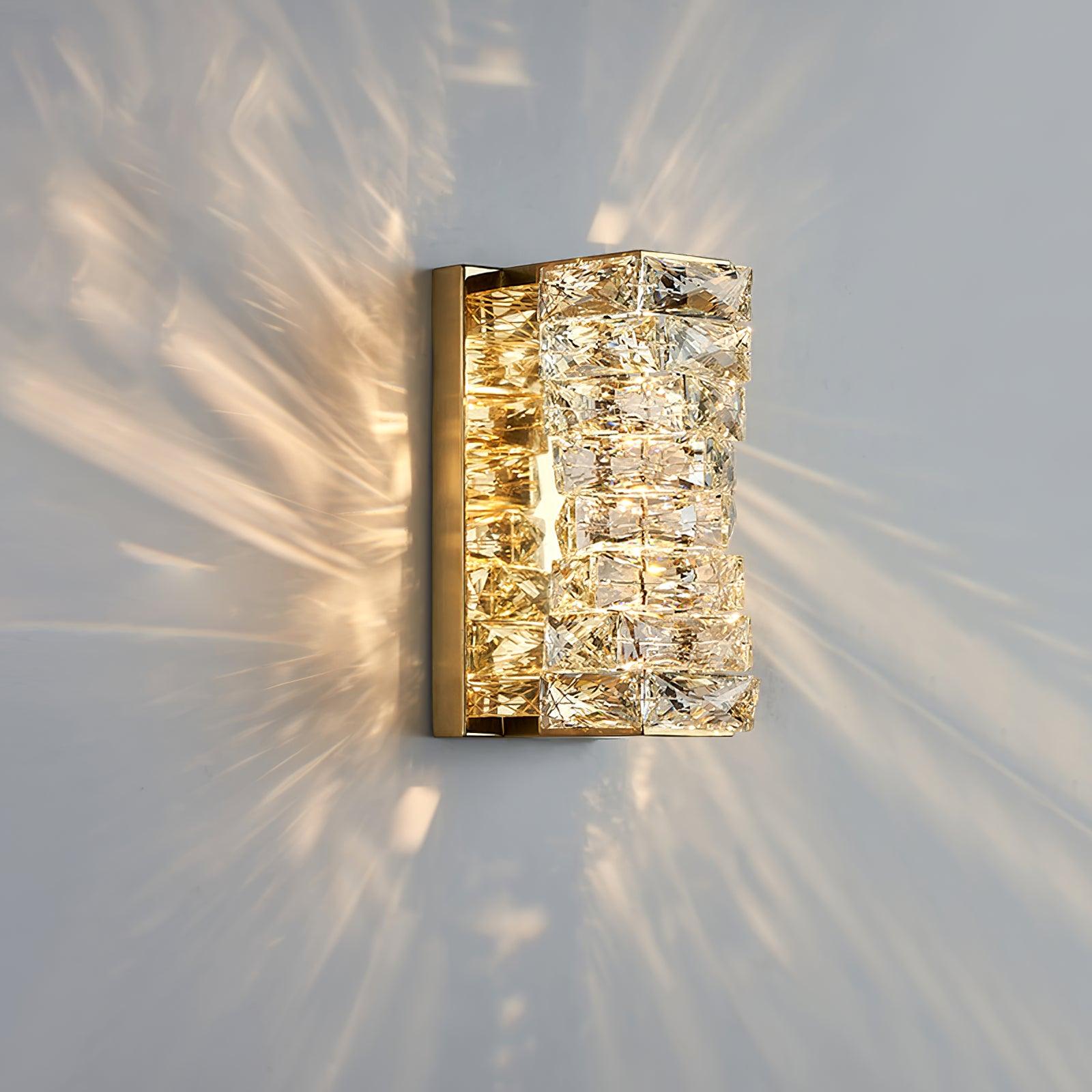 26 cm gold-finish wall light with a short column of faceted crystal