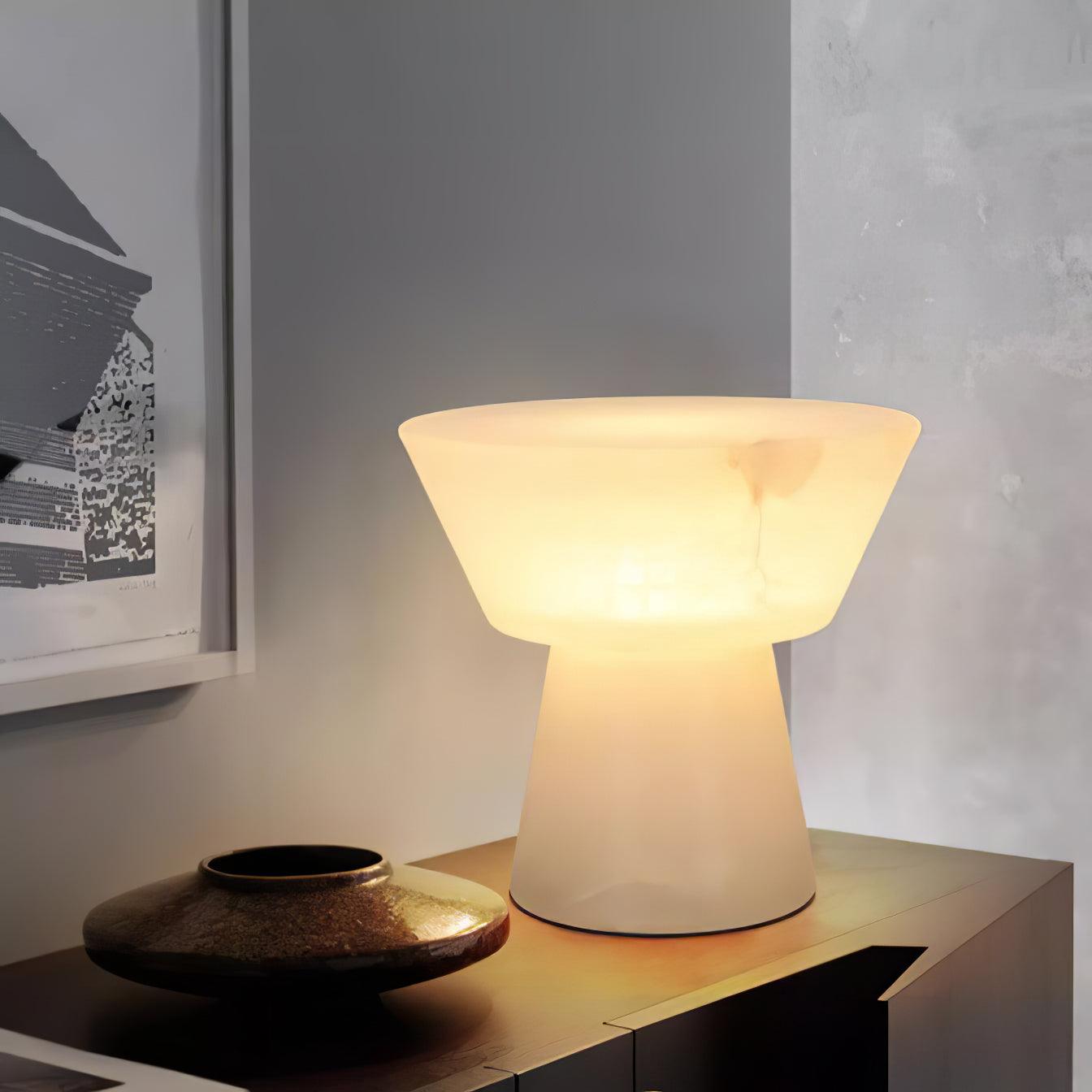 Beta Marble Table Lamp - Cueteks