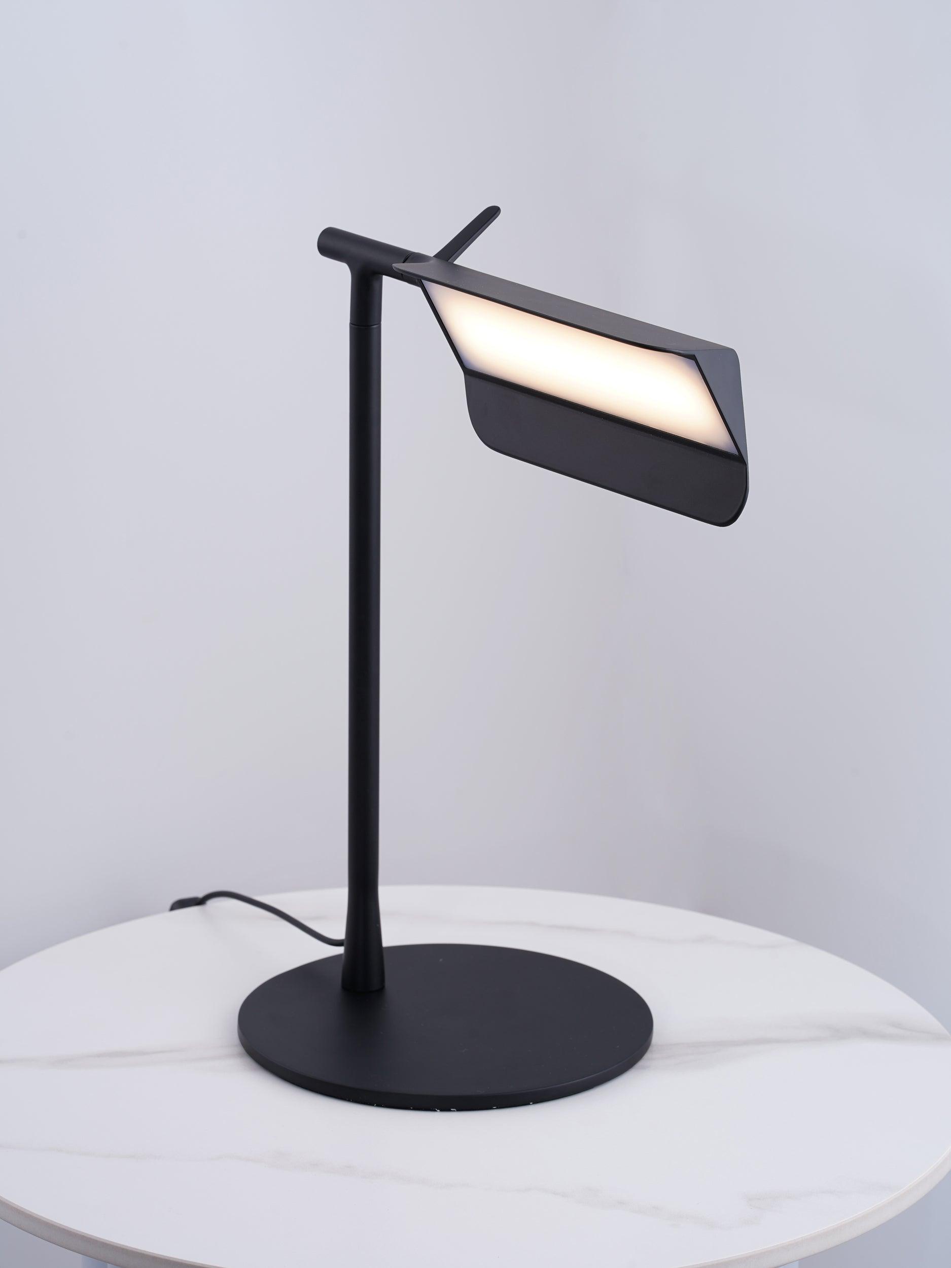 Pivot Ease Table Lamp - Cueteks