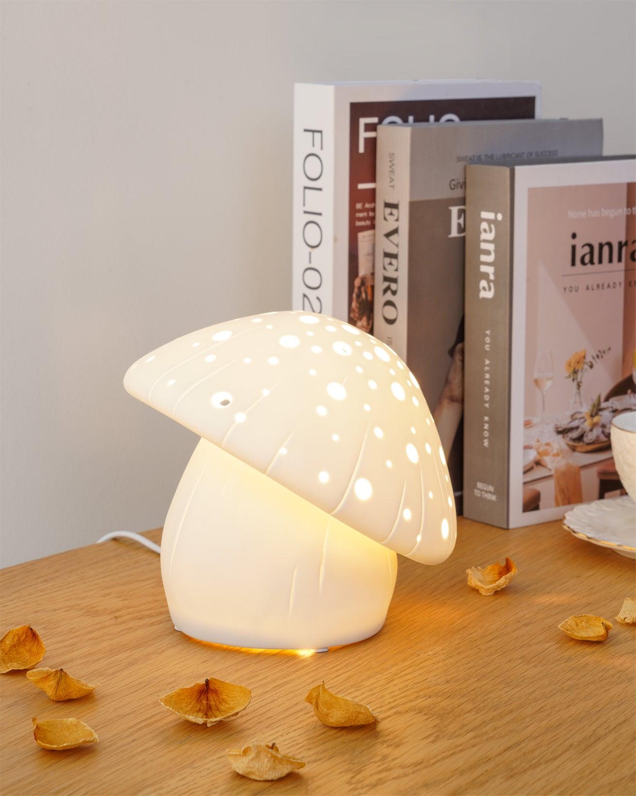 Fungo White Table Lamp - Cueteks
