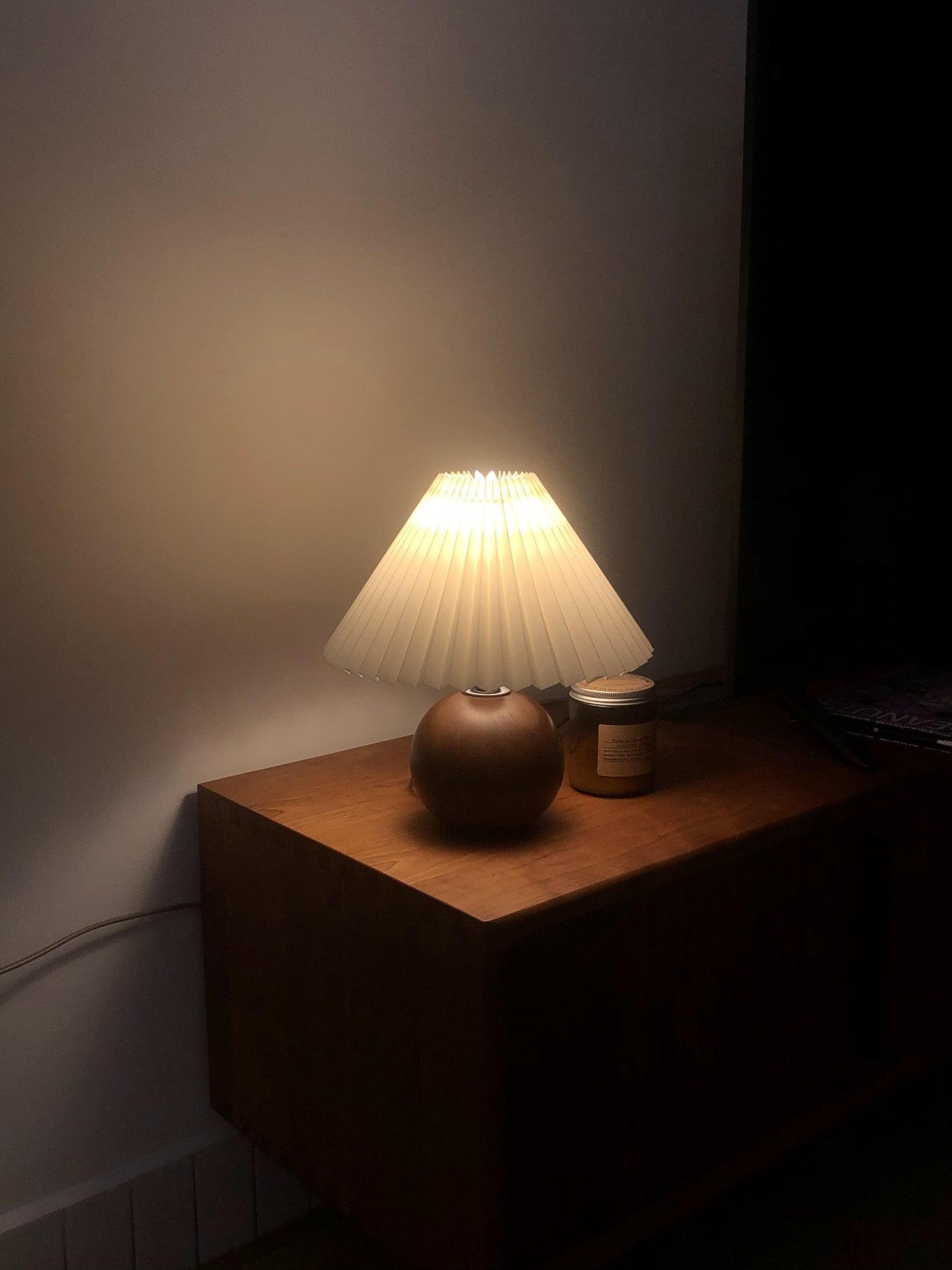 Wooden Pleated Table Lamp - Cueteks