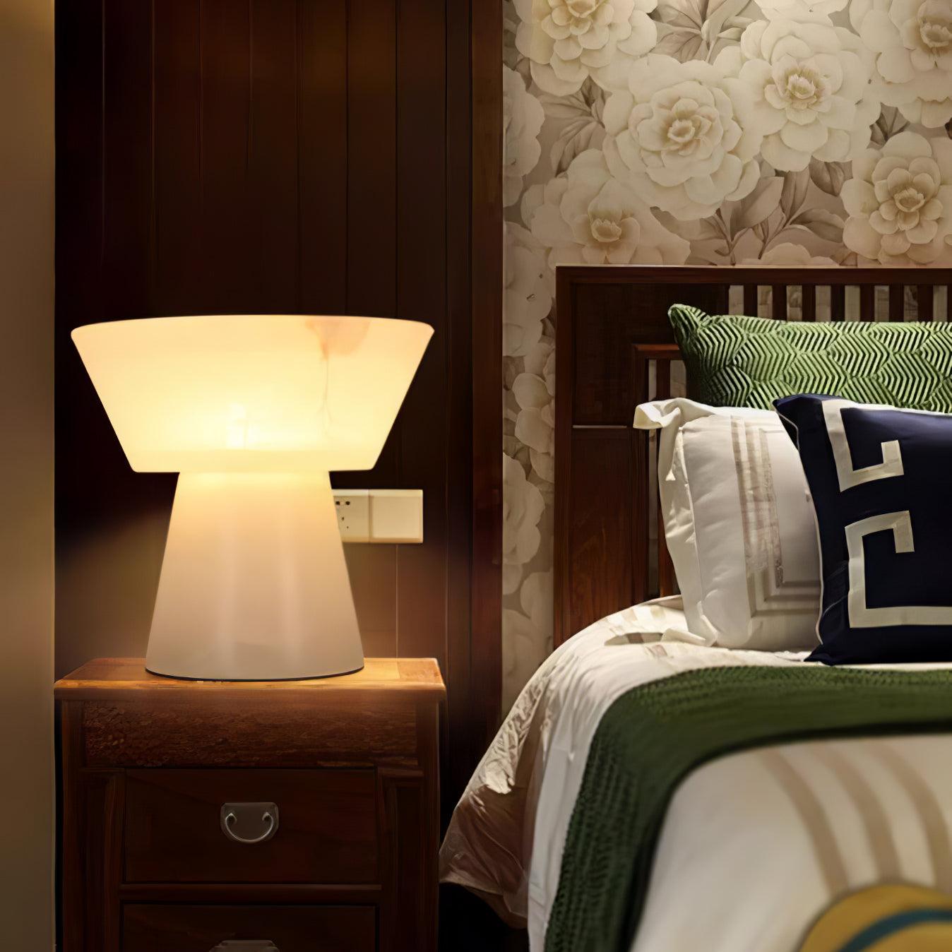 Beta Marble Table Lamp - Cueteks