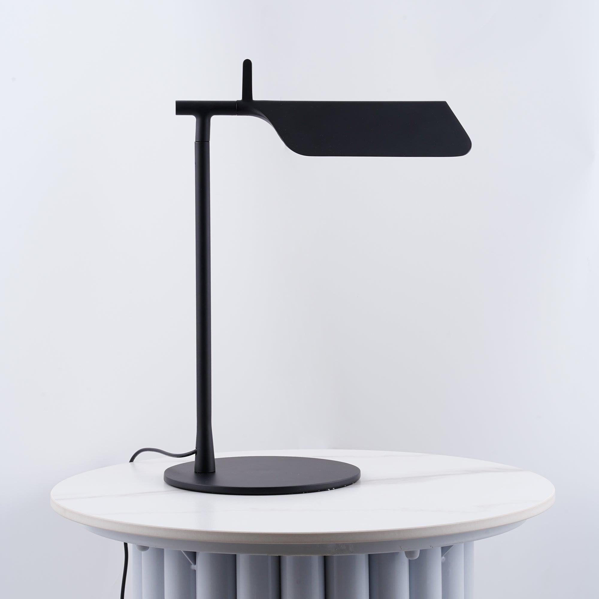 Pivot Ease Table Lamp - Cueteks