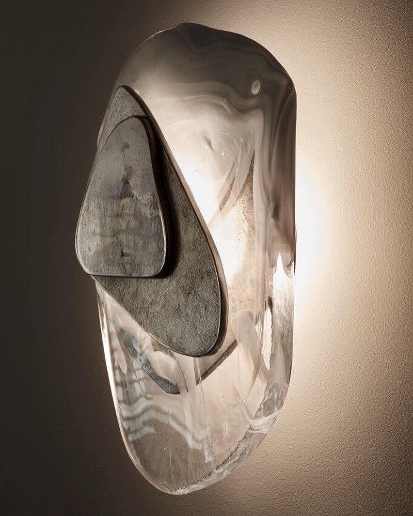 DC1725 textured glass LED wall light with layered metal plates