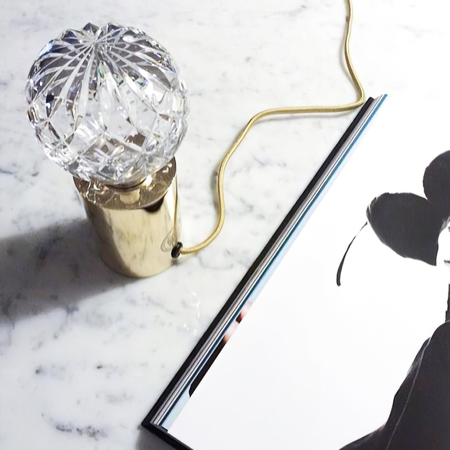 Crystal Bulb Table Lamp - Cueteks
