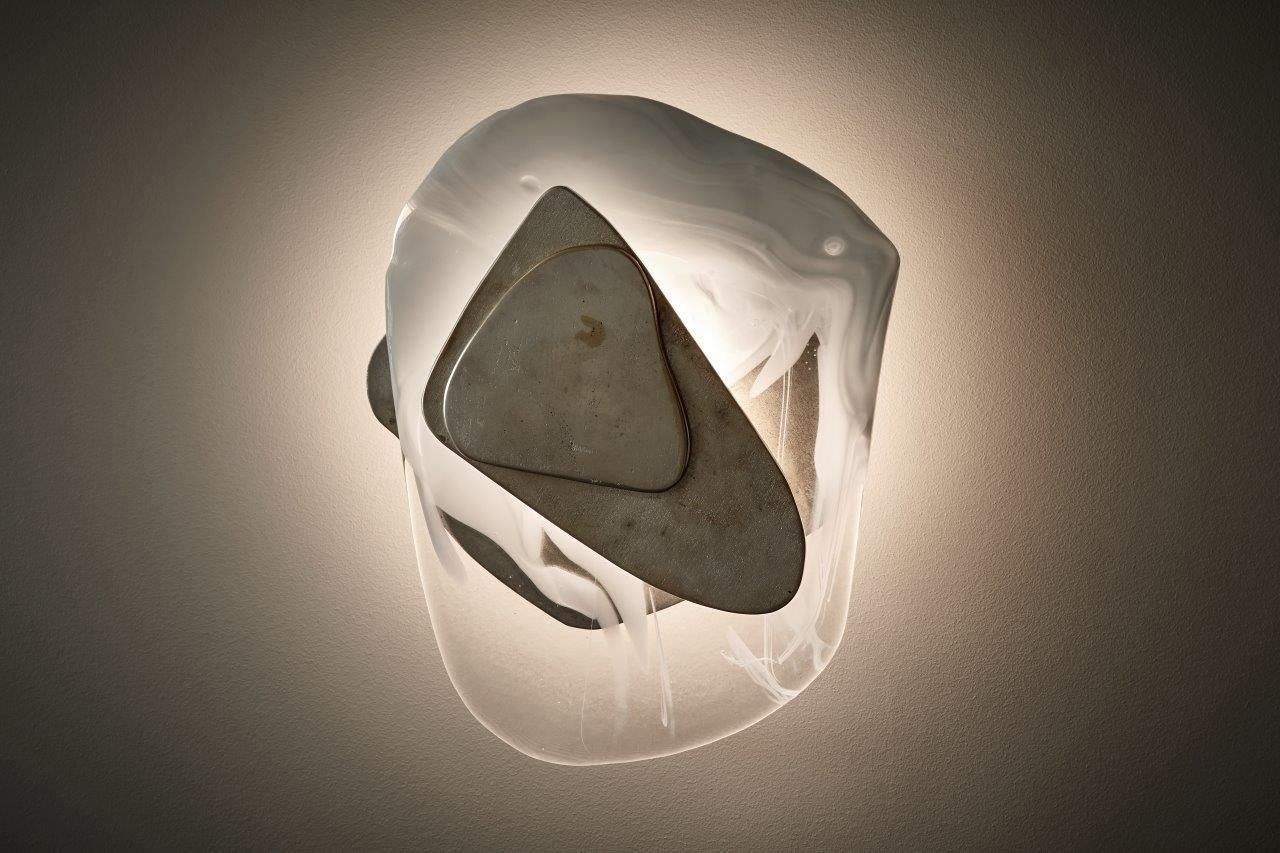 DC1725 textured glass LED wall light with layered metal plates