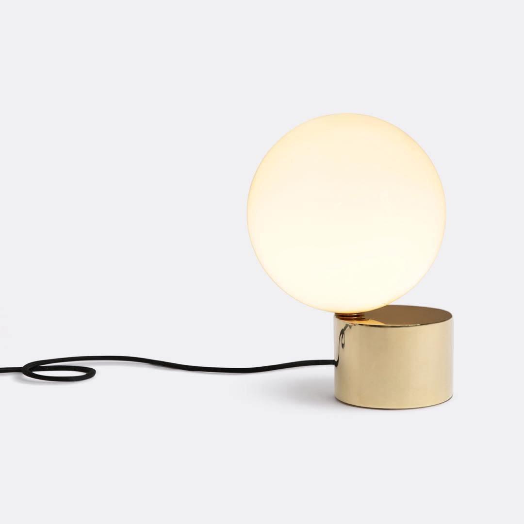 Tip of The Tongue Table Lamp - Cueteks
