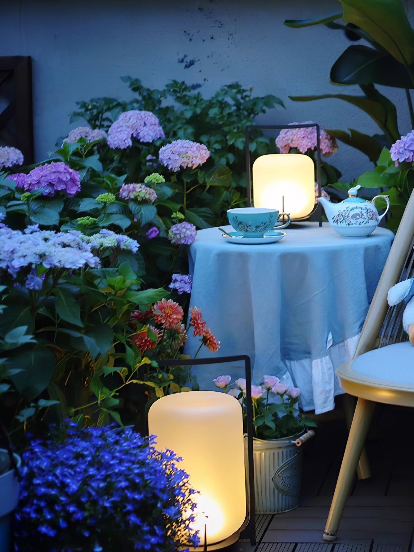 Black Twilight Lantern Table Lamp - Cueteks