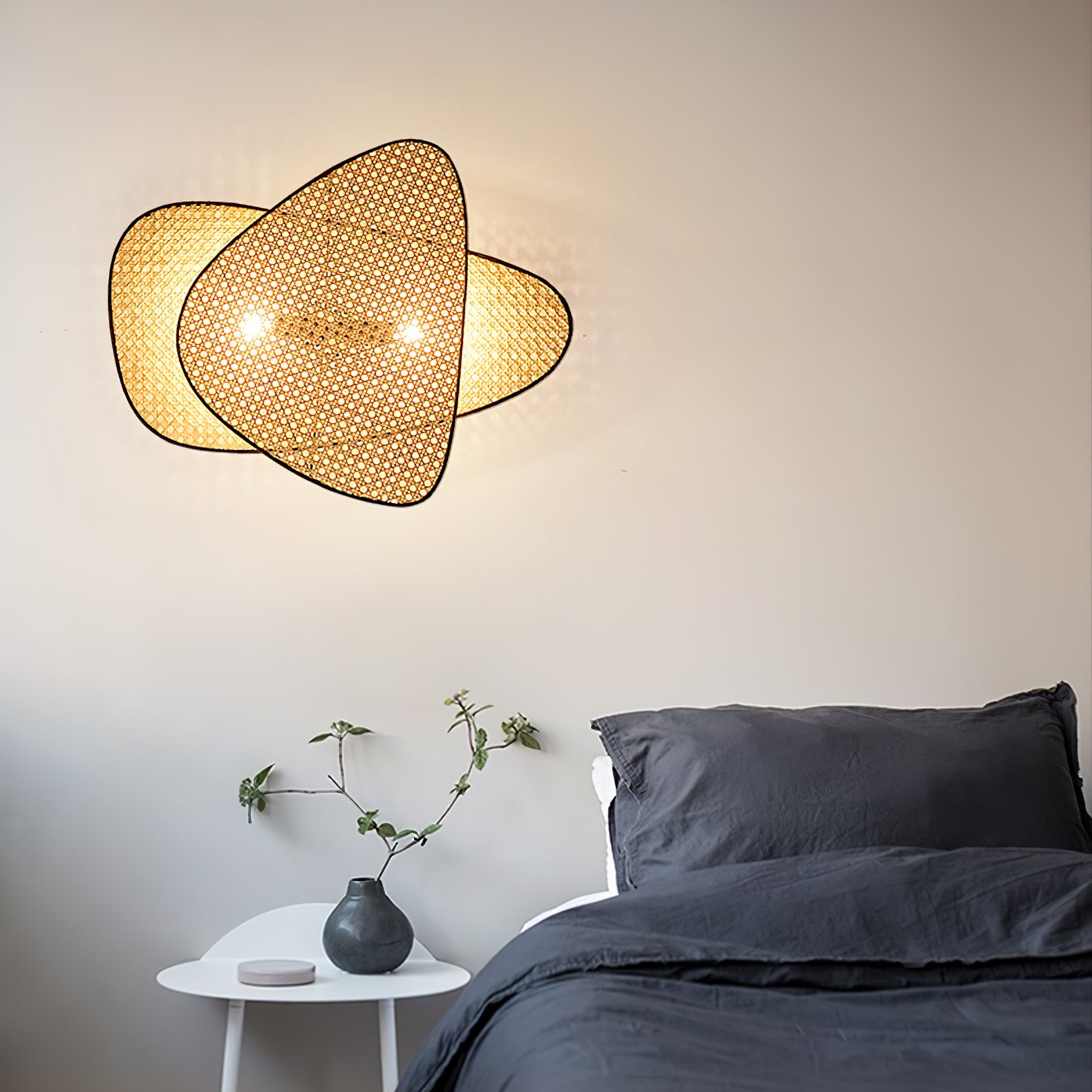 Screen Cannage Sconce - Cueteks