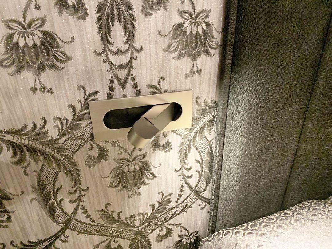 Modern LED Bedside Reading Light - Cueteks