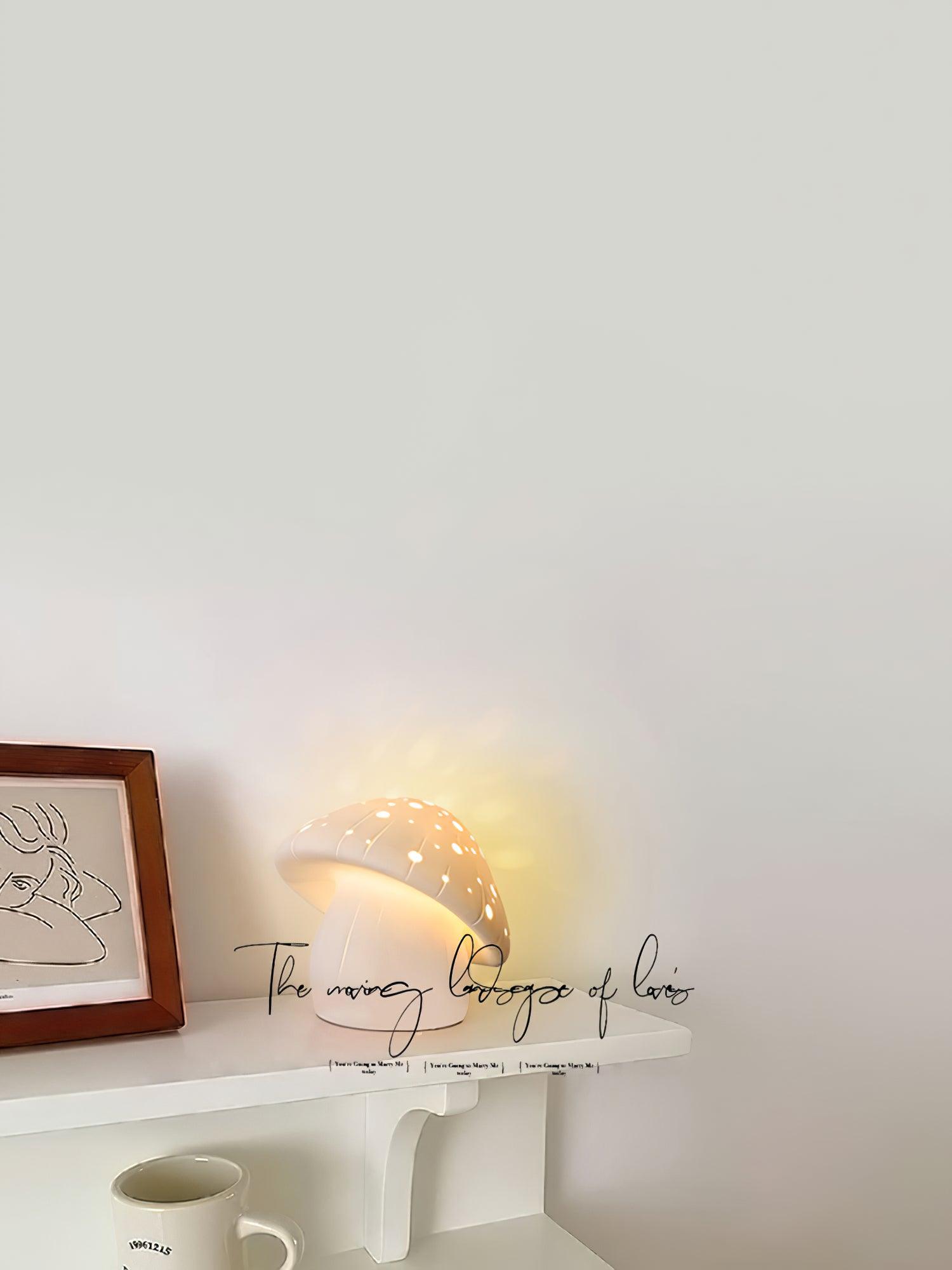 Fungo White Table Lamp - Cueteks
