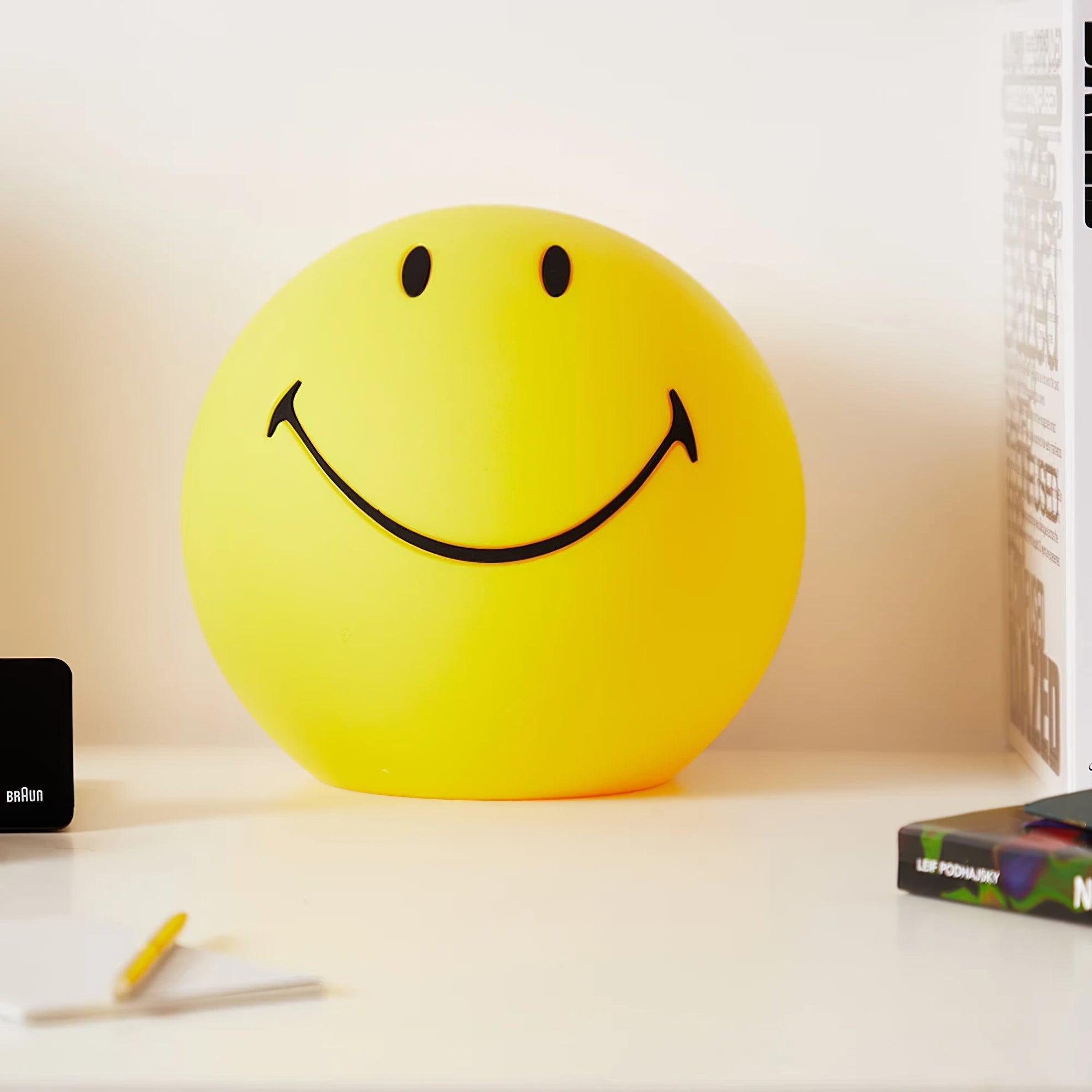 Smiling Table Lamp - Cueteks