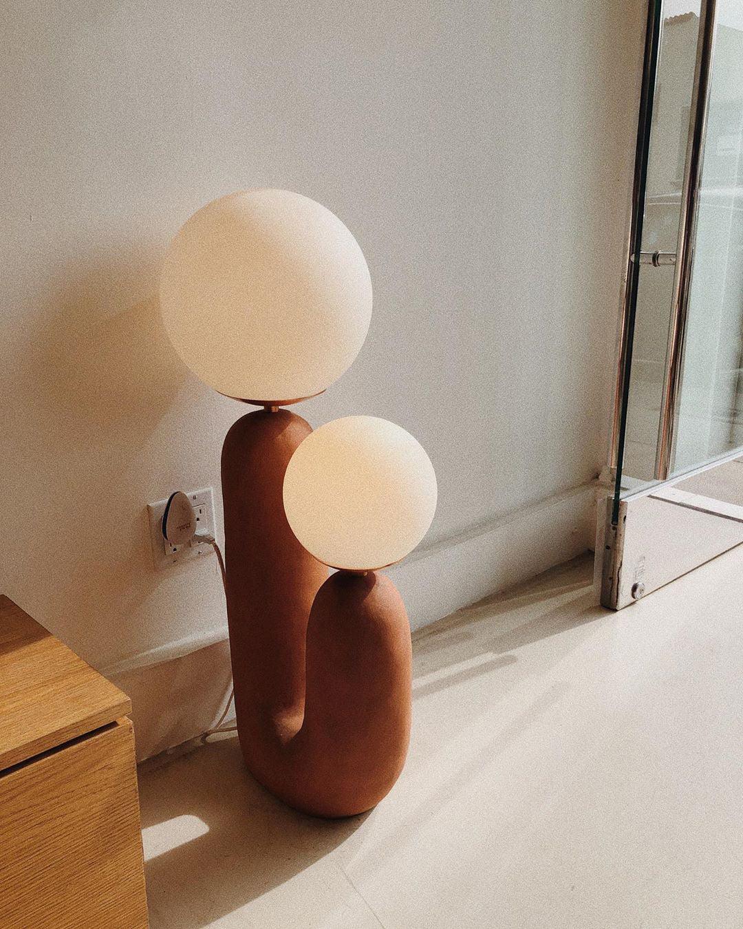 Oo Smooth Table Lamp - Cueteks