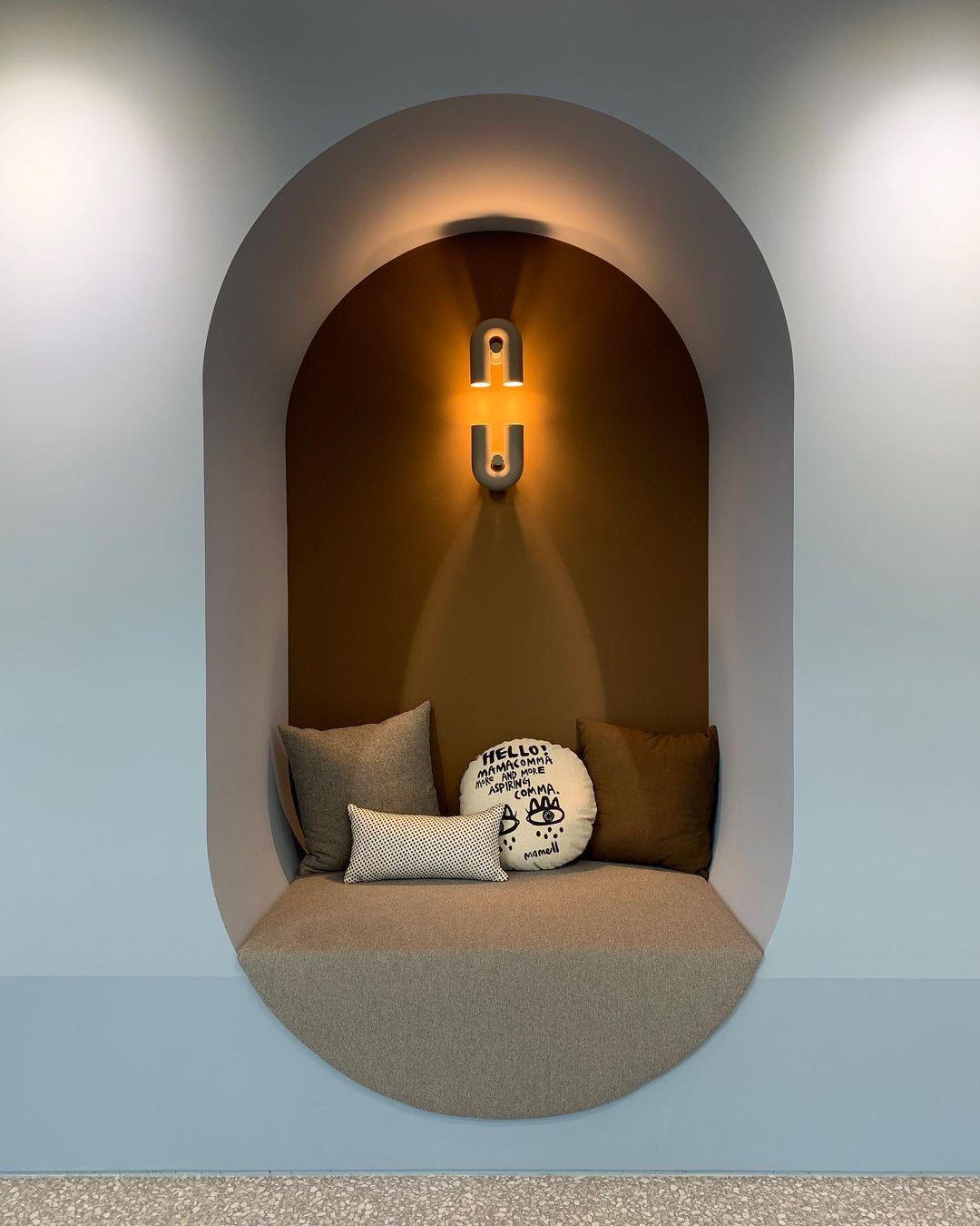 Cirkus U-shaped LED wall lamp