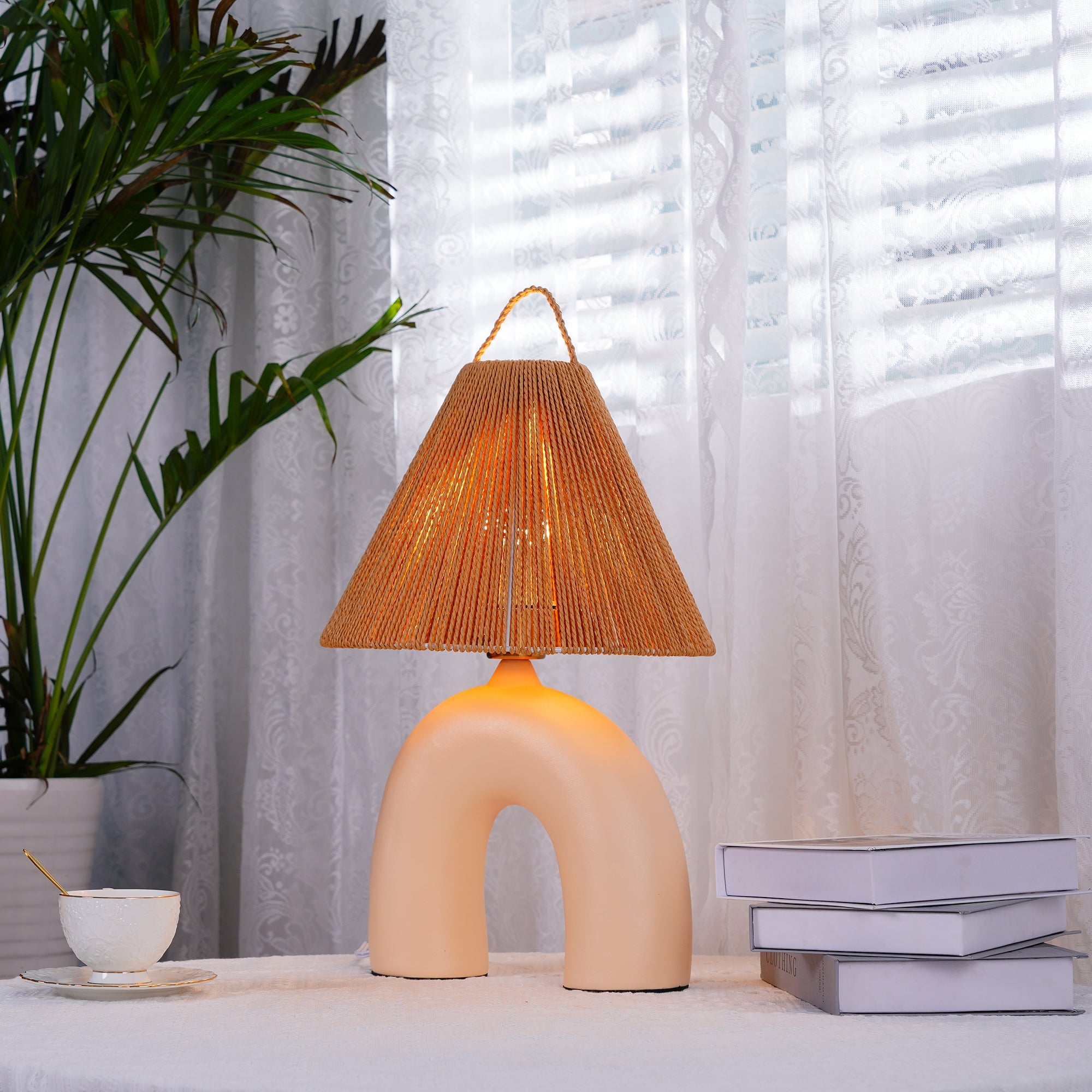 Arched Table Lamp - Cueteks