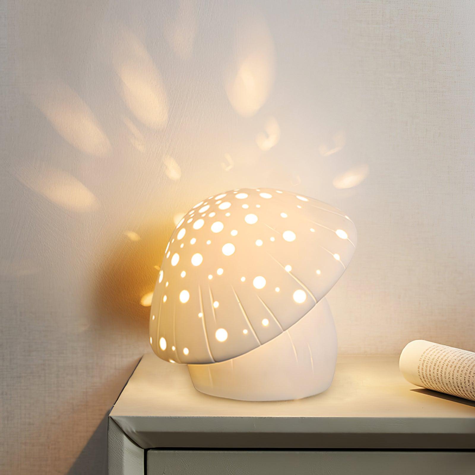 Fungo White Table Lamp - Cueteks