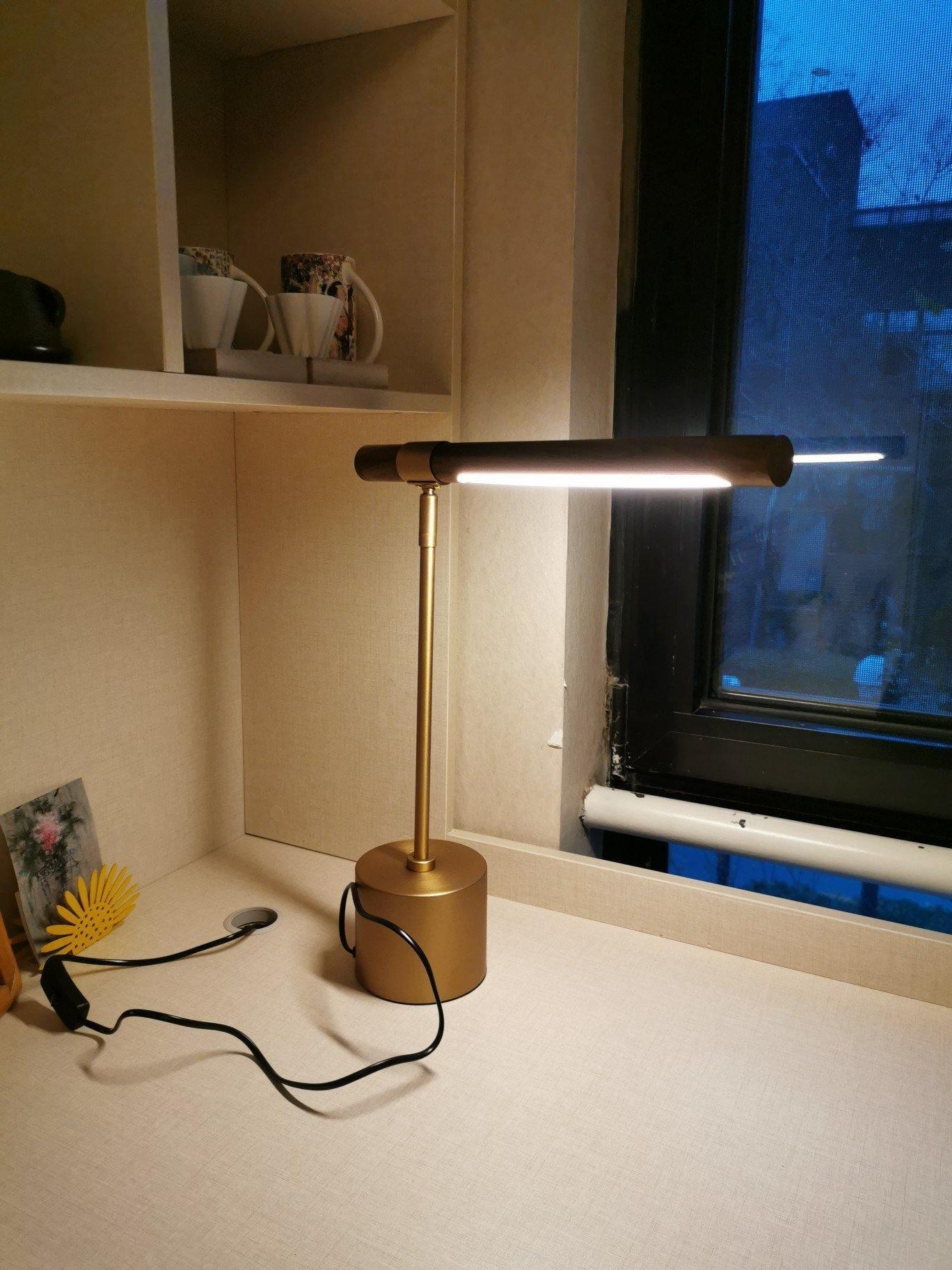 Linear Table Lamp - Cueteks