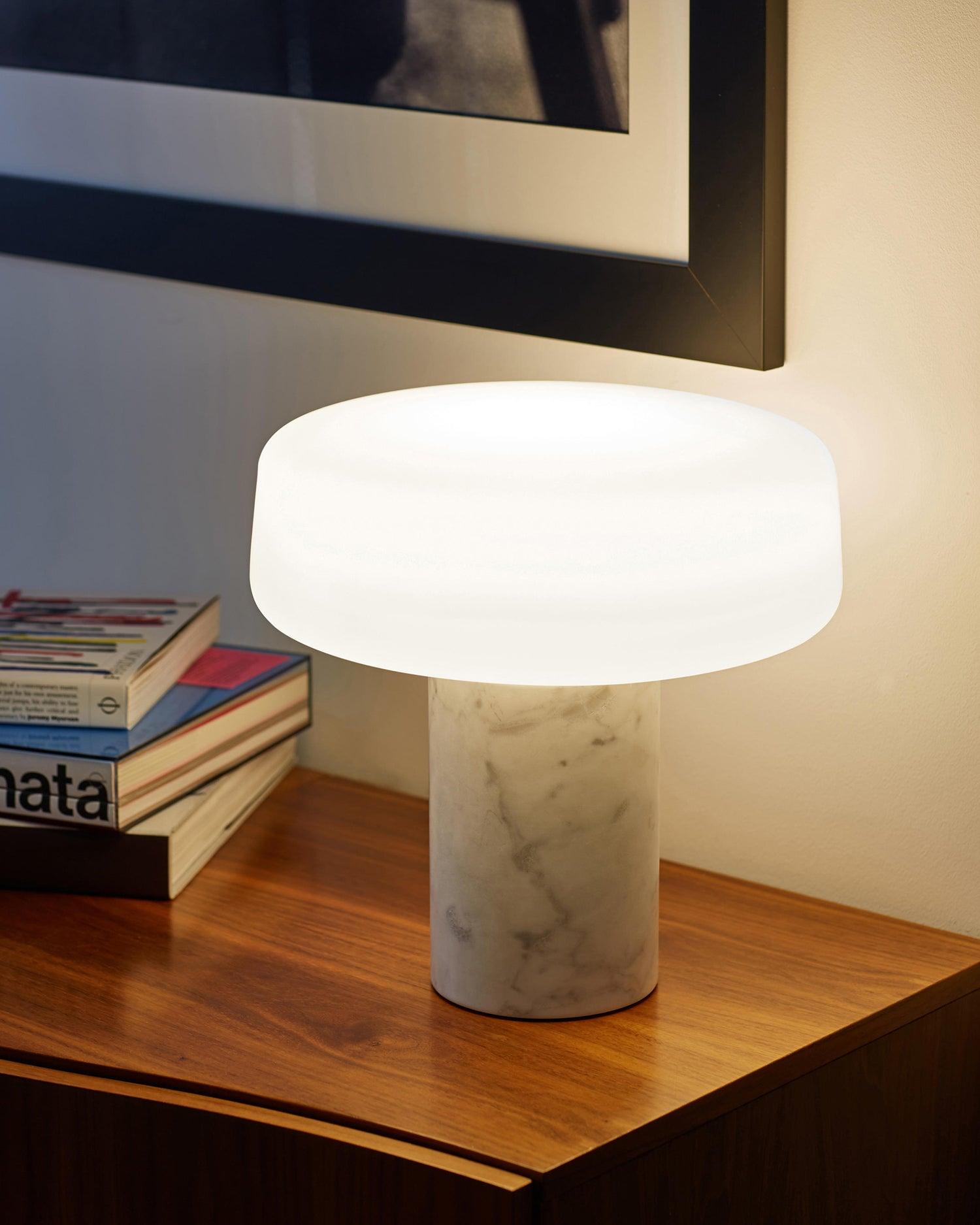 Solid Table Light - Cueteks