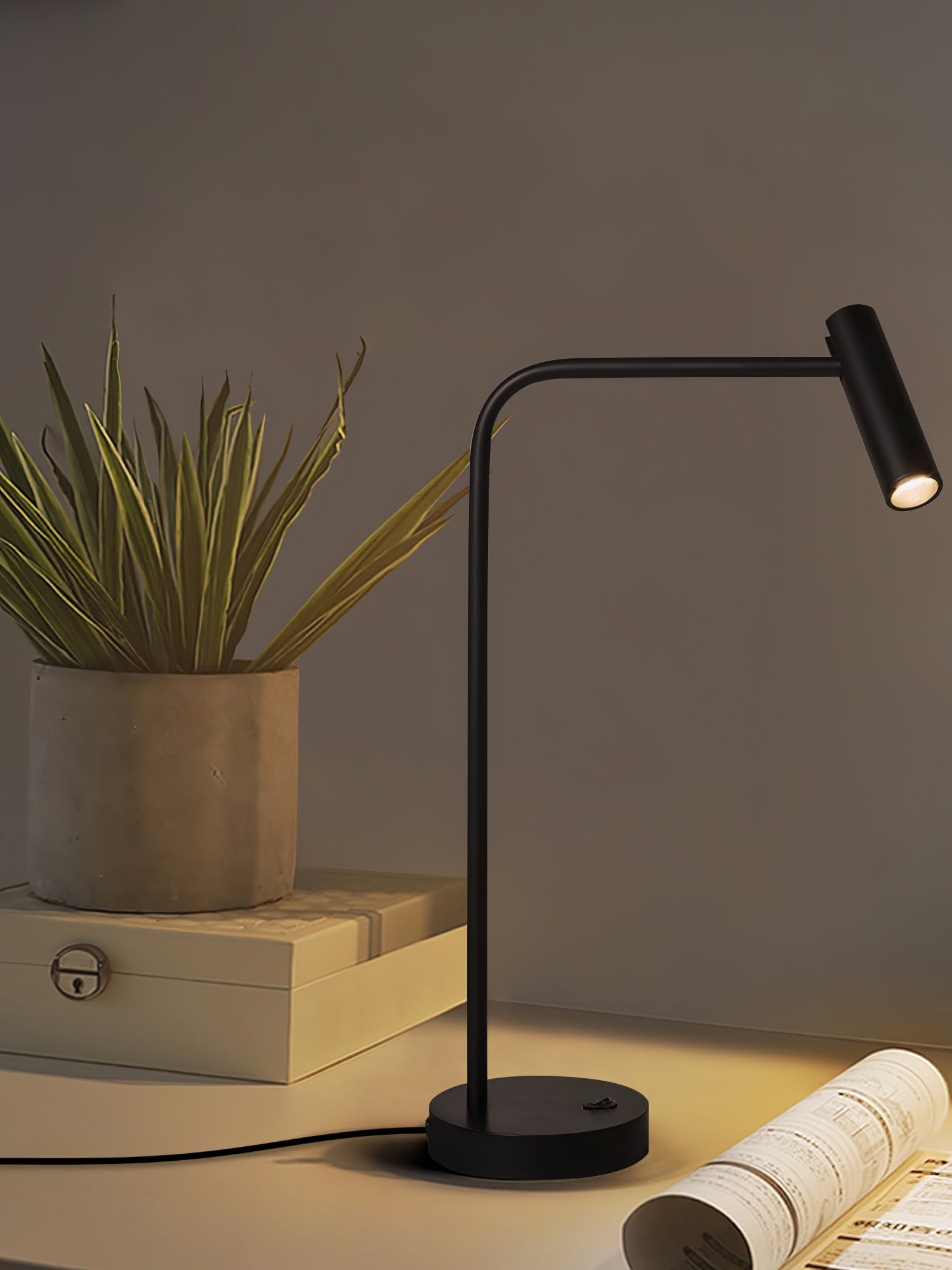 Skinny Table Lamp - Cueteks