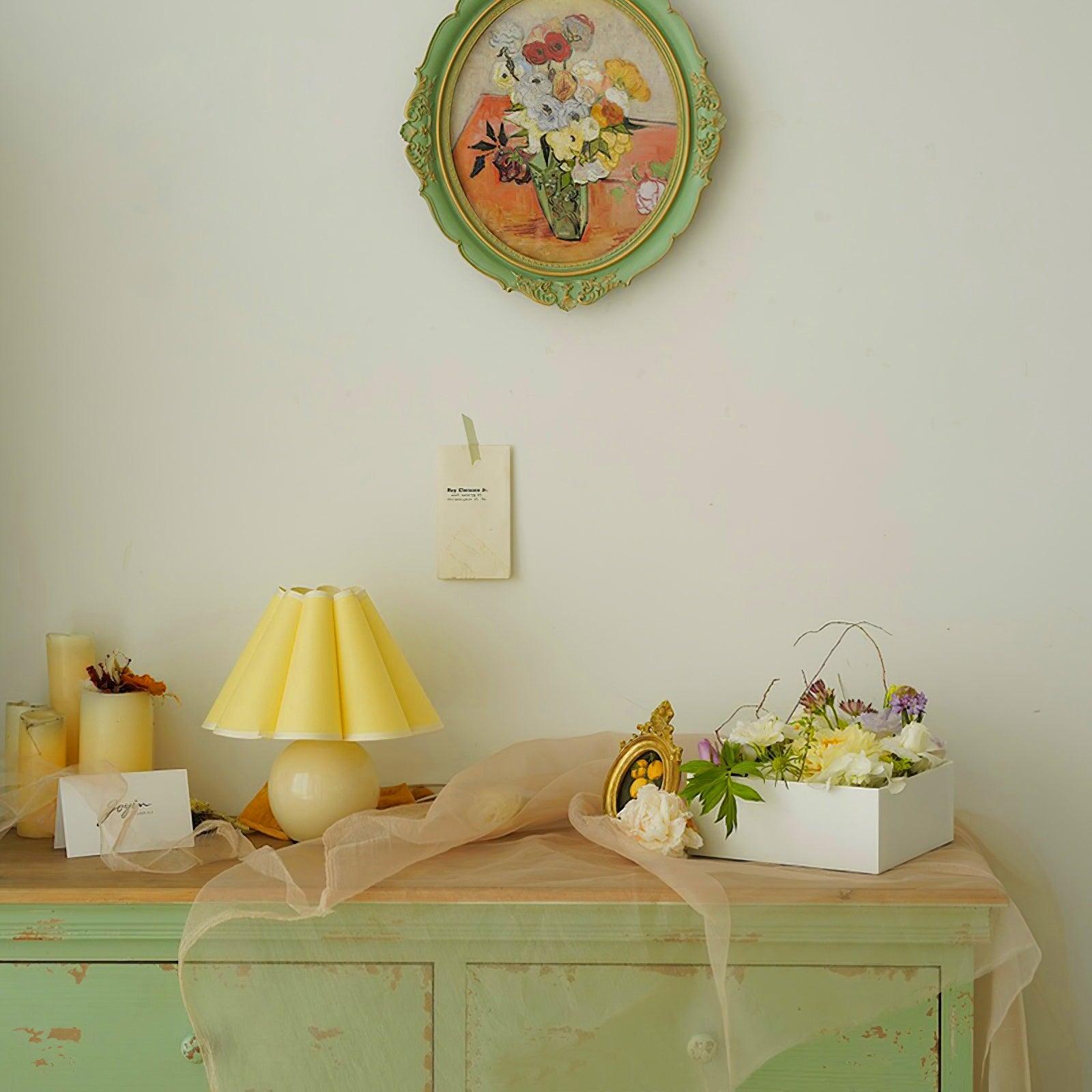 Kicsi Knife Pleat Table Lamp - Cueteks