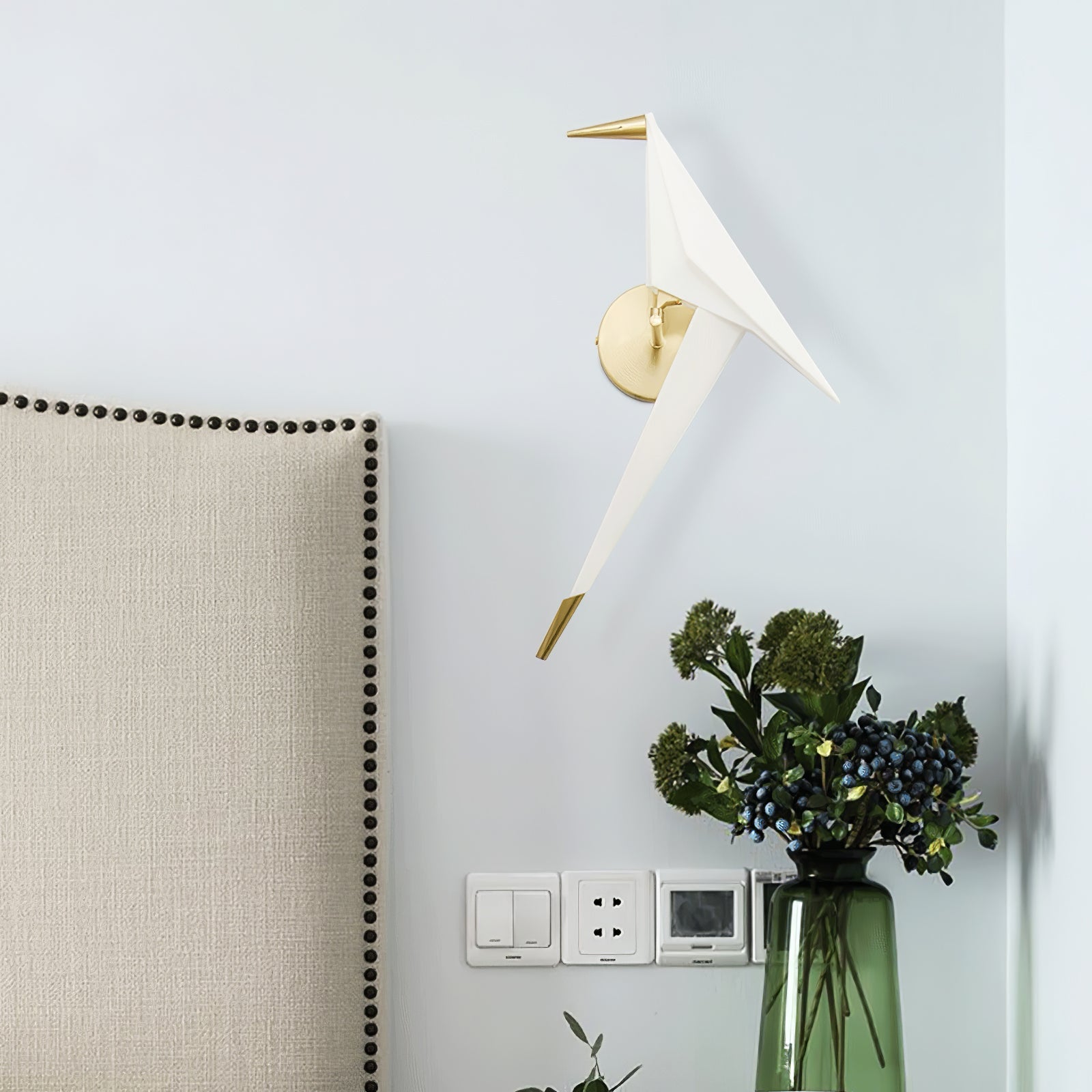 Avian Serenity Wall Lamp - Cueteks