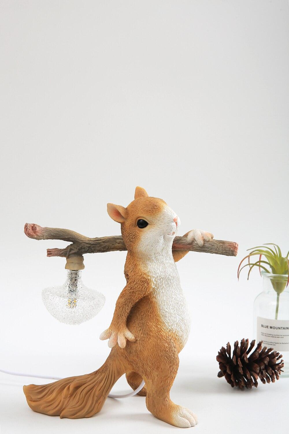 Squirrel Table Lamp - Cueteks