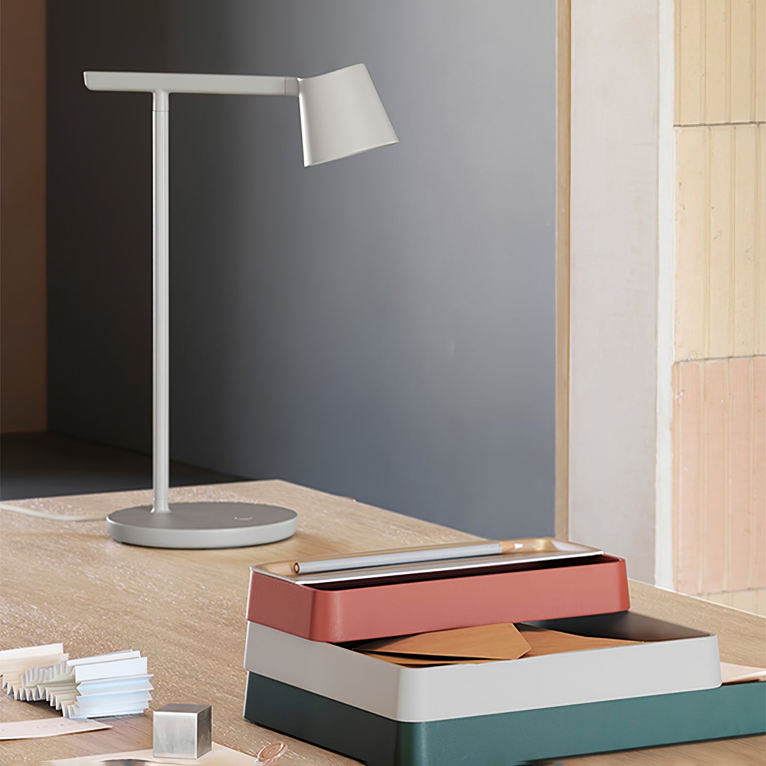 Tip Table Lamp - Cueteks